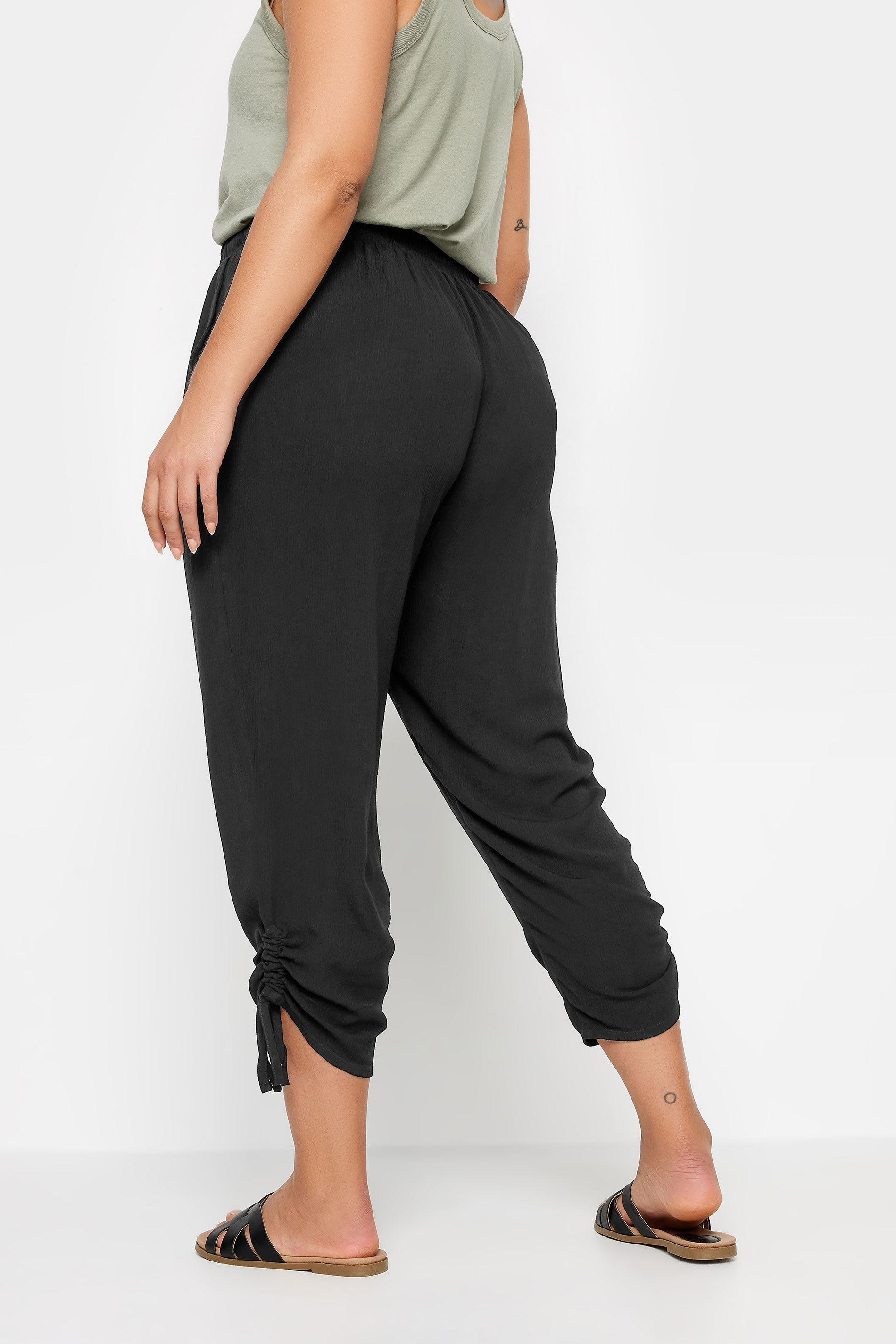 YOURS Plus Size Black Crinkle Ruched Cropped Trousers | Yours Clothing 3