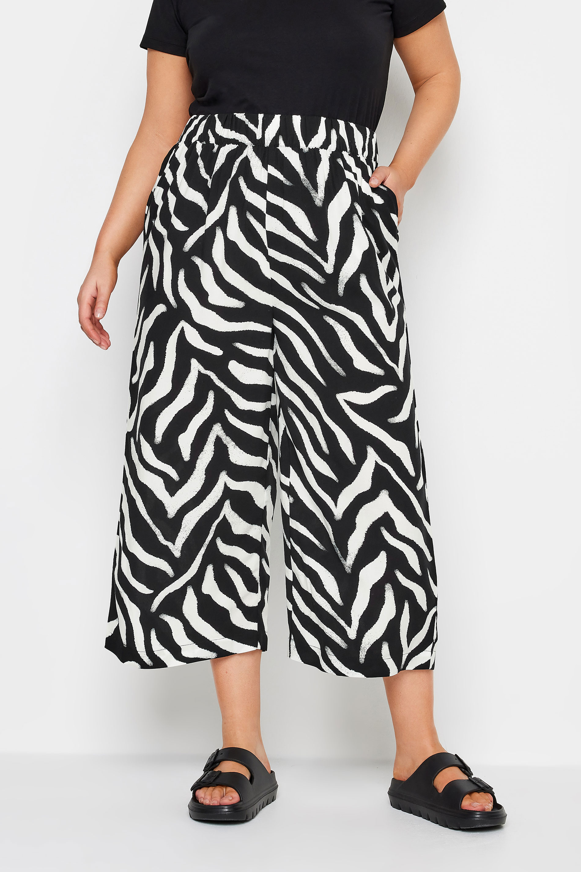 YOURS Plus Size Black Zebra Print Wide Leg Cropped Trousers | Yours Clothing 2