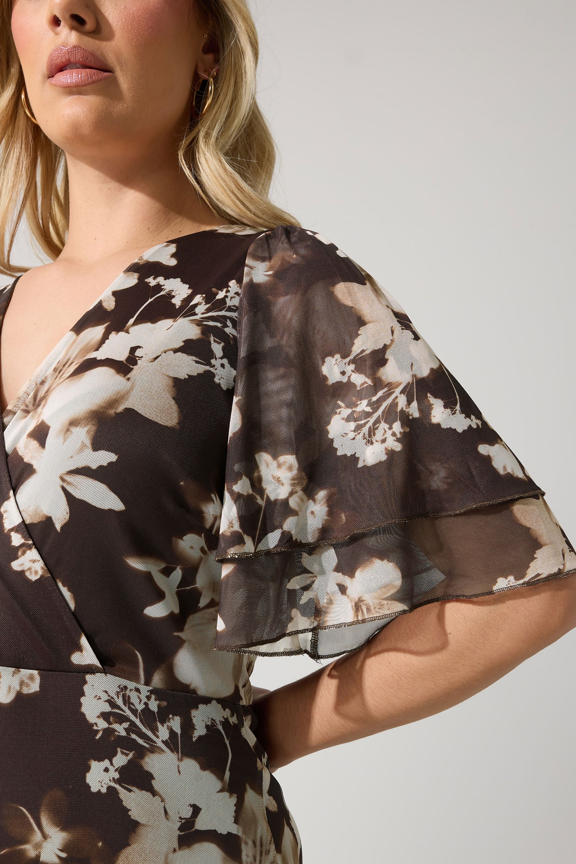 YOURS LONDON Plus Size Chocolate Brown Blurred Floral Wrap Dress | Yours Clothing 4