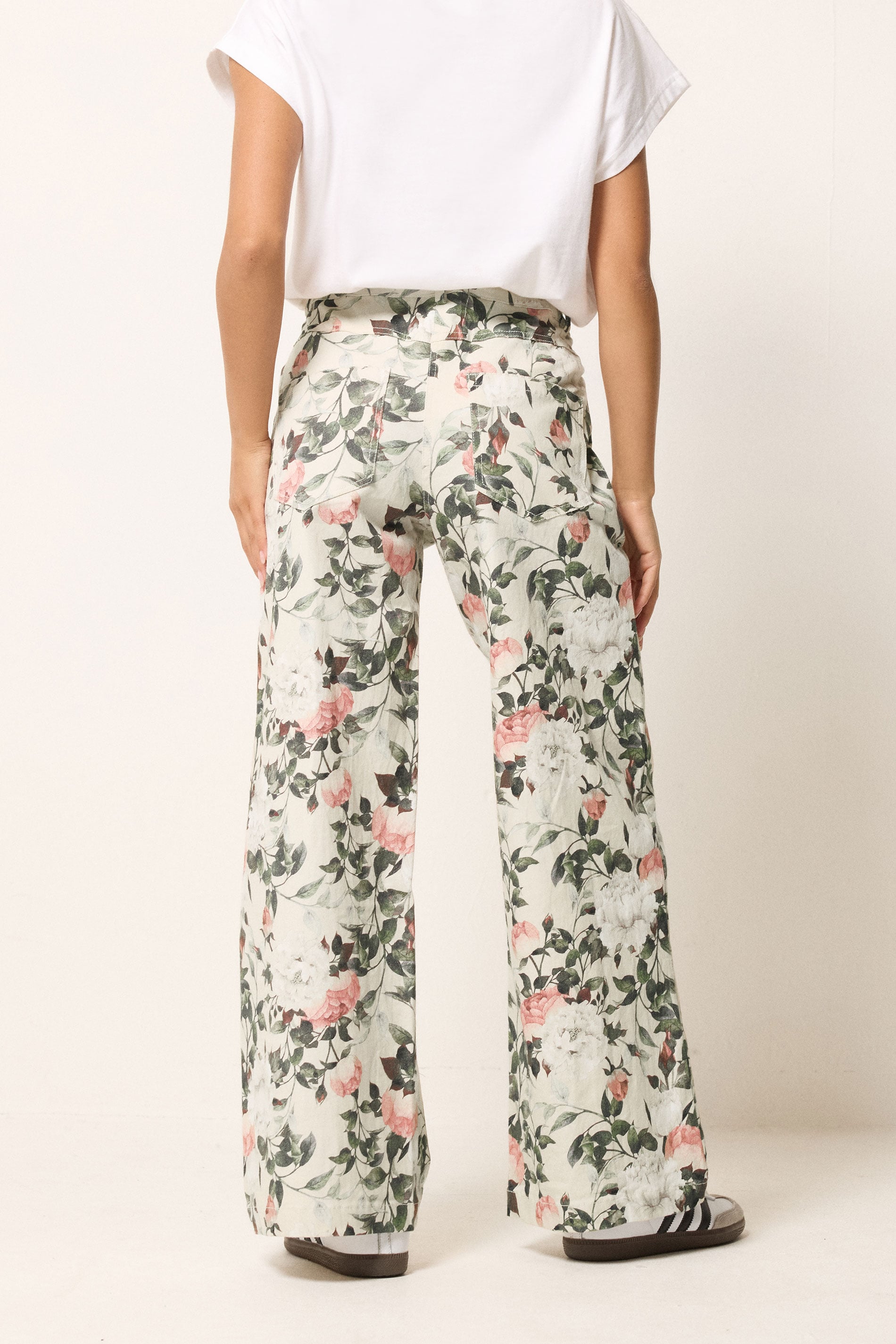 PixieGirl Petite Women's Cream Floral Wide Leg Jeans | PixieGirl 2