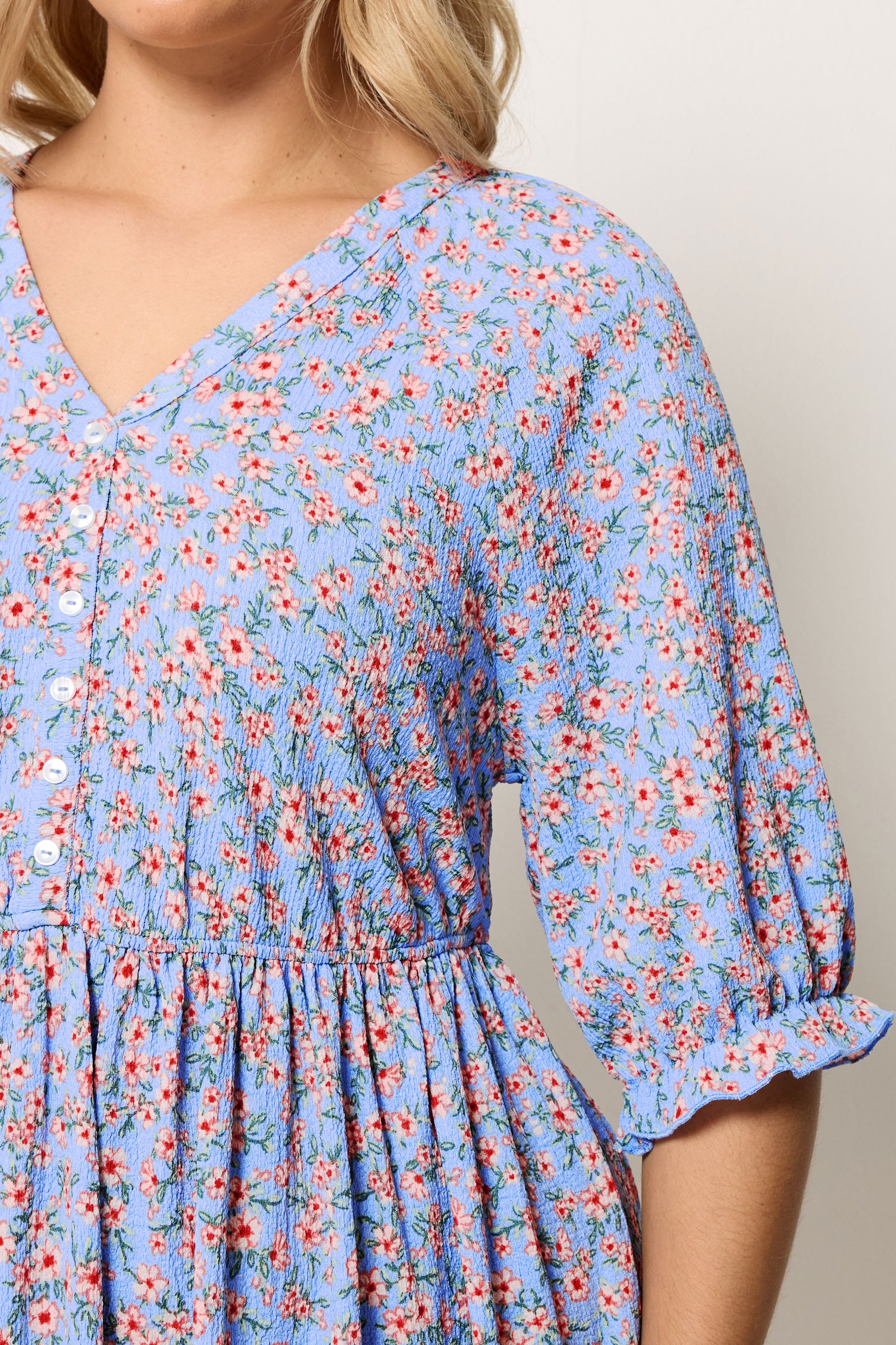 YOURS Plus Size Blue Ditsy Floral Raglan Sleeve Dress | Yours Clothing 4