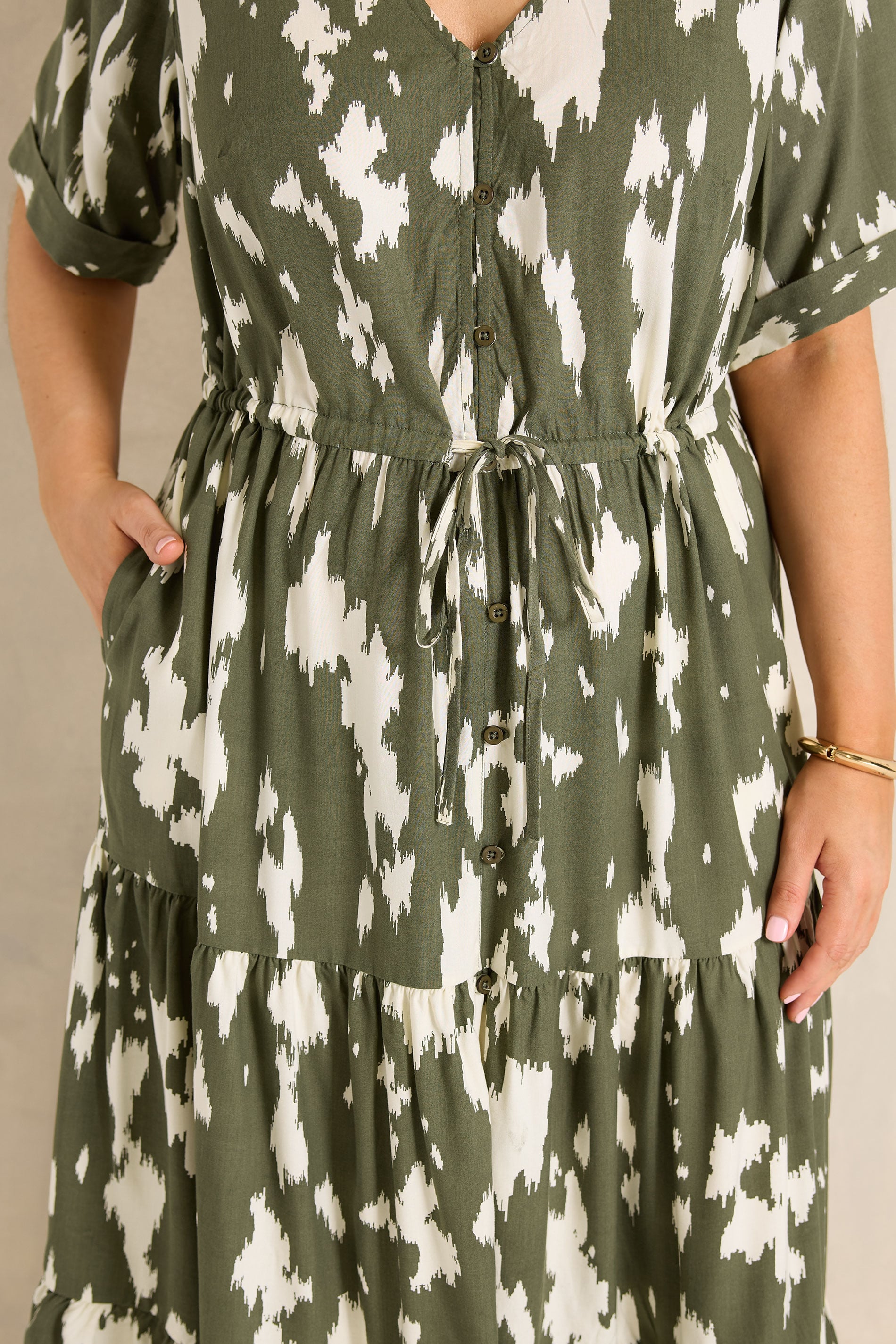 EVANS Plus Size Khaki Green Abstract Placket Dress | Evans 5