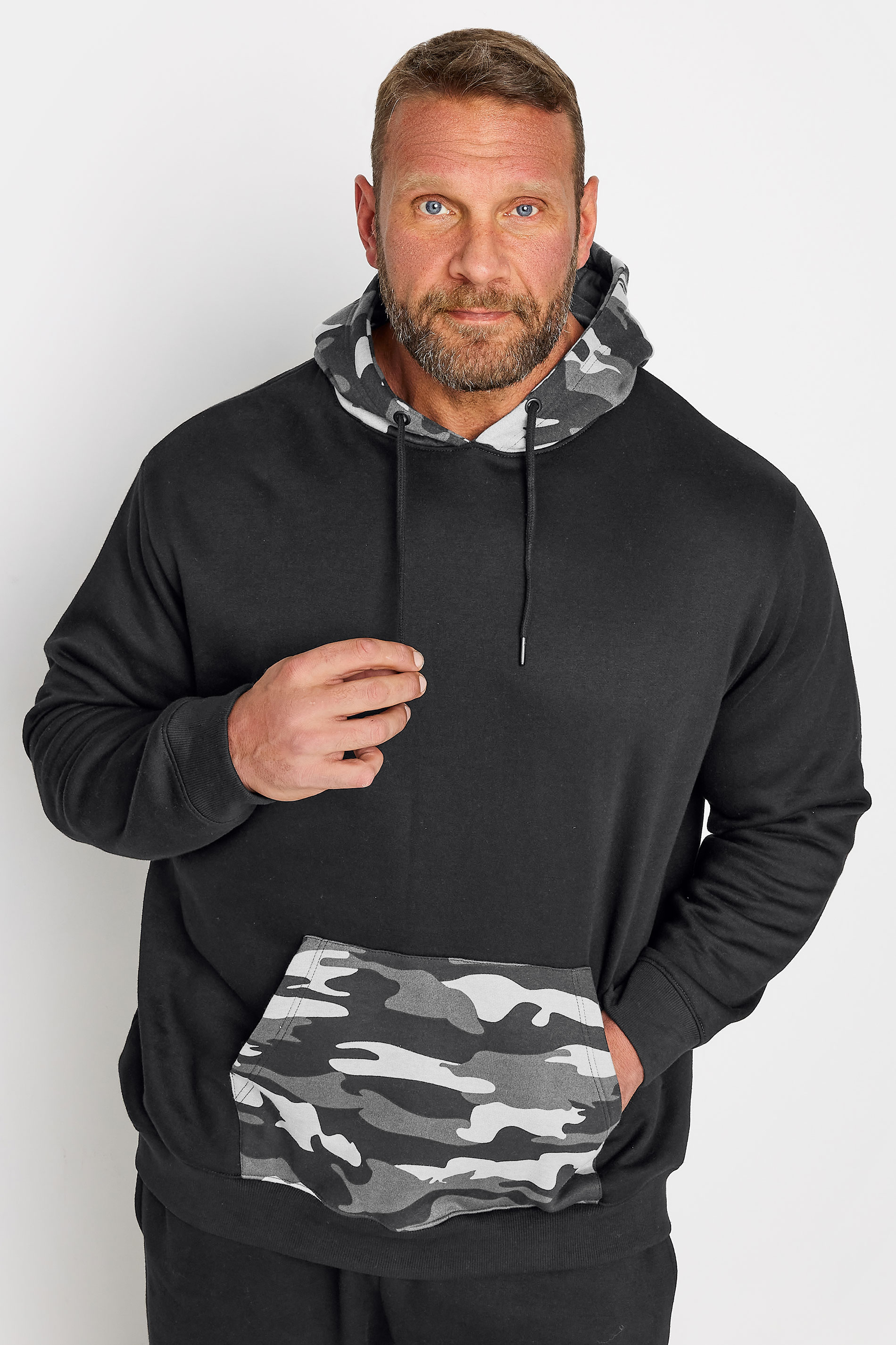 Hooded sweatshirt with oversized colour-matched camouflage embroidery