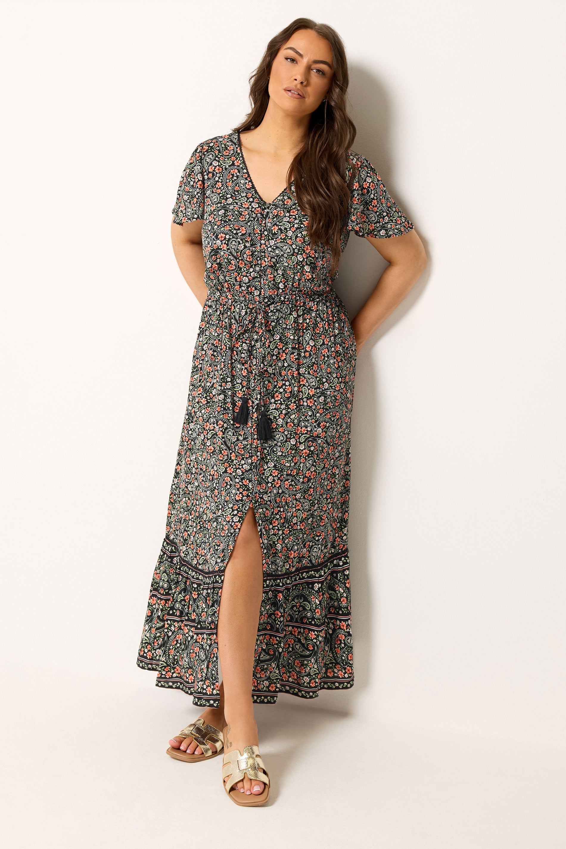 YOURS Plus Size Black Ditsy Floral Border Detail Dress | Yours Clothing 3