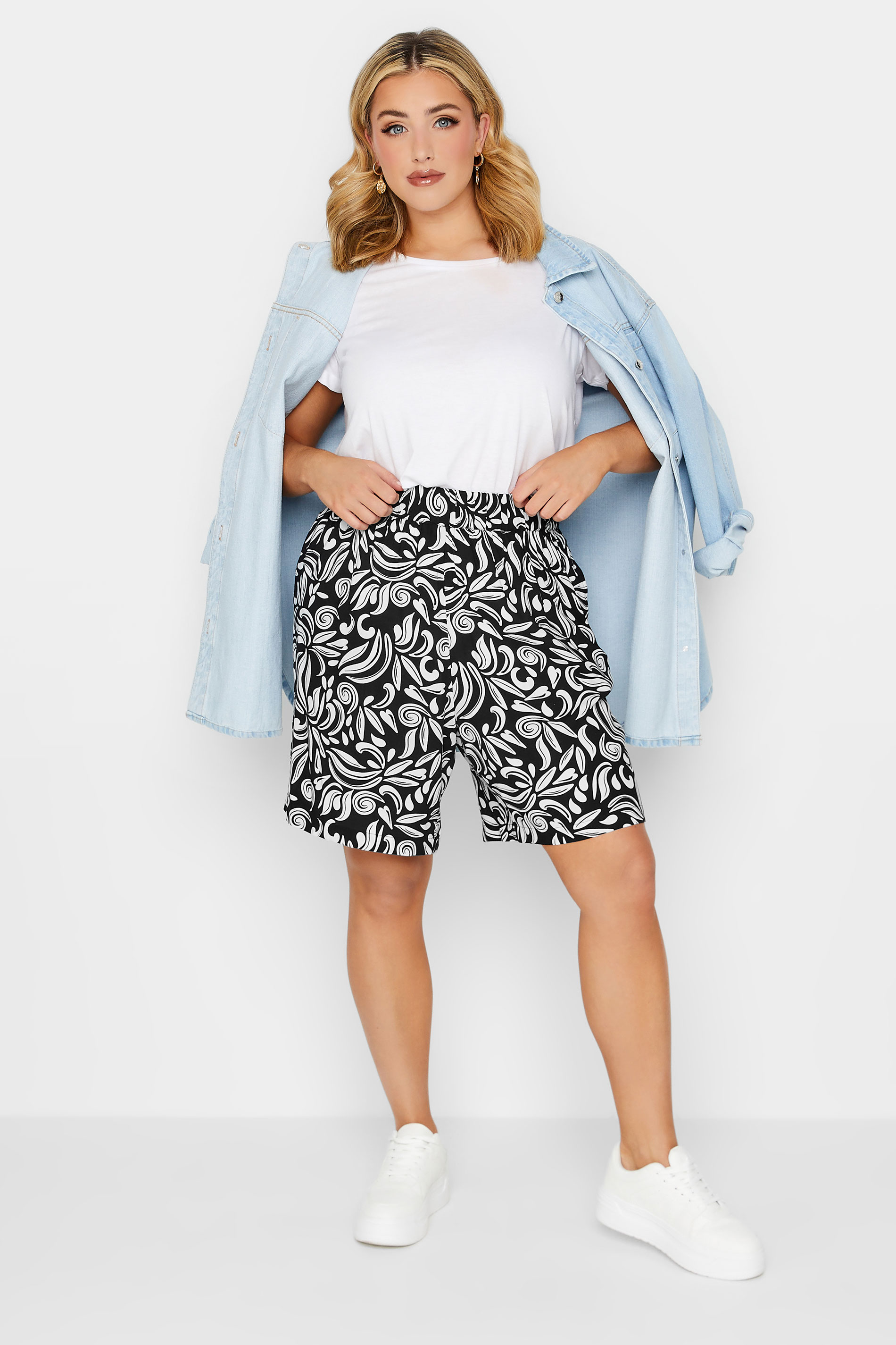 YOURS Curve Plus Size Black Monochrome Swirl Shorts | Yours Clothing  2