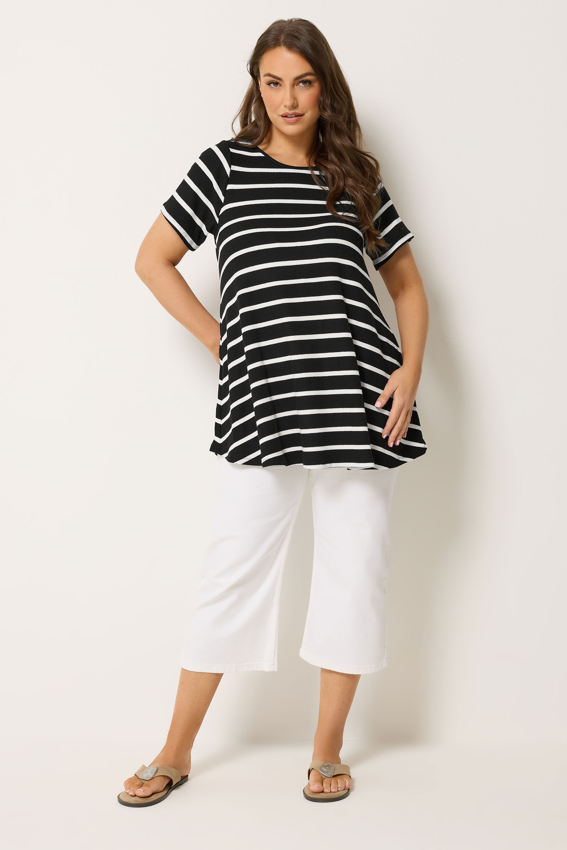 https://cdn.yoursclothing.com/Images/ProductImages/3a512775-188b-45_305056_B.jpg