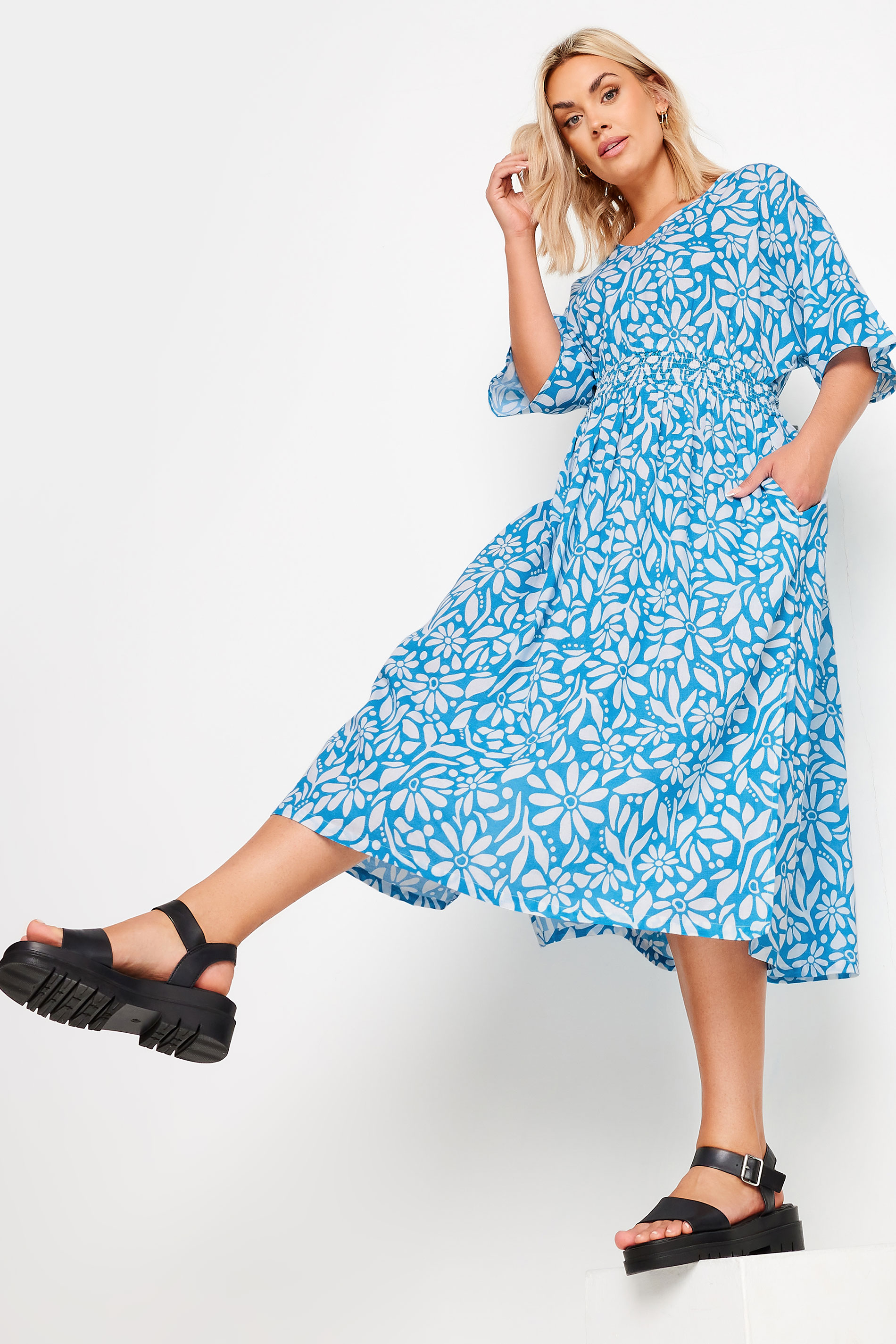 LIMITED COLLECTION Plus Size Blue Floral Print Linen Shirred Midaxi Dress | Yours Clothing 2