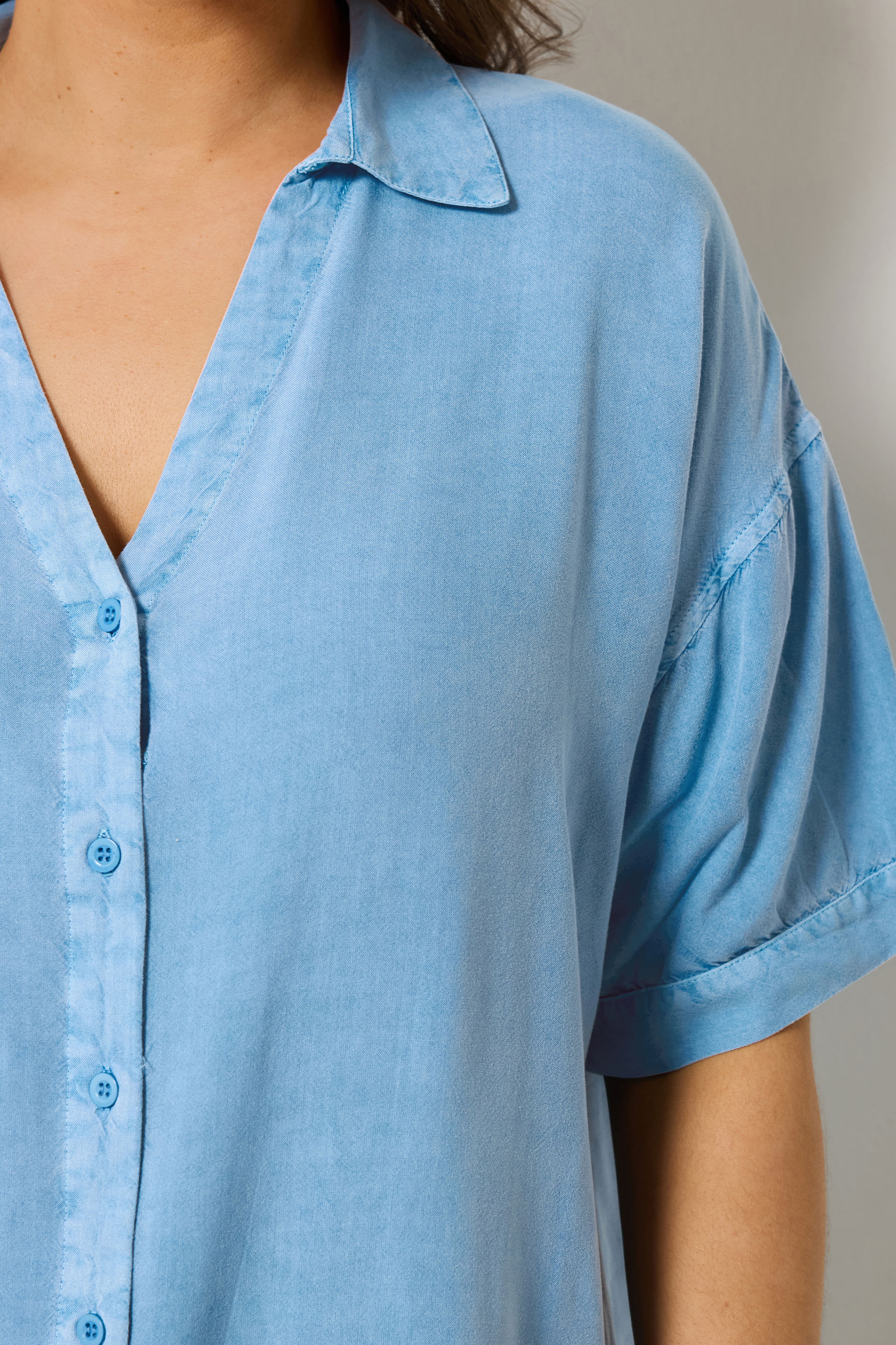 YOURS Plus Size Light Blue Short Sleeve Chambray Shirt | Yours Clothing 4