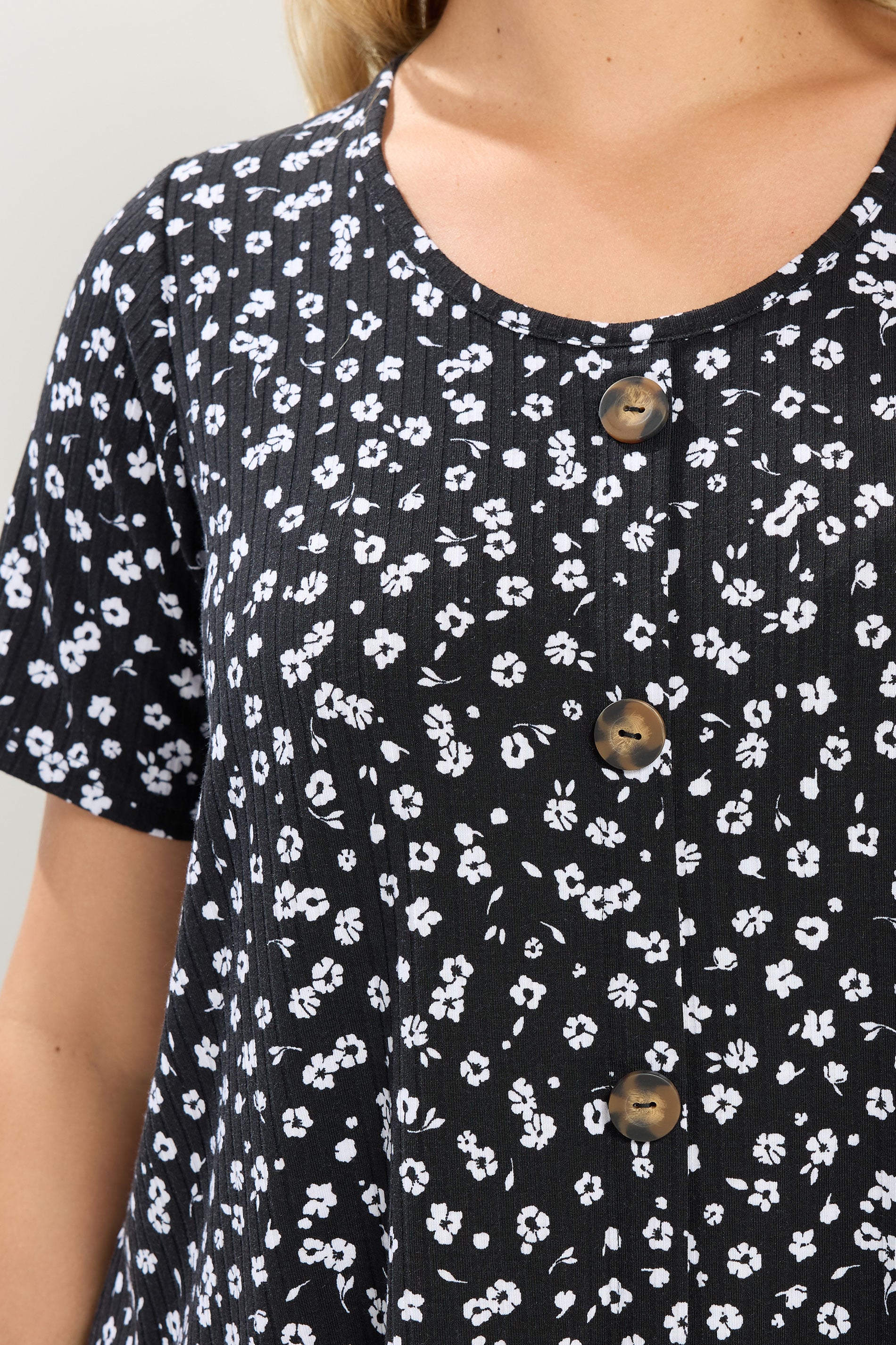 YOURS Plus Size Black & White Ditsy Floral Ribbed T-Shirt | Yours Clothing 4