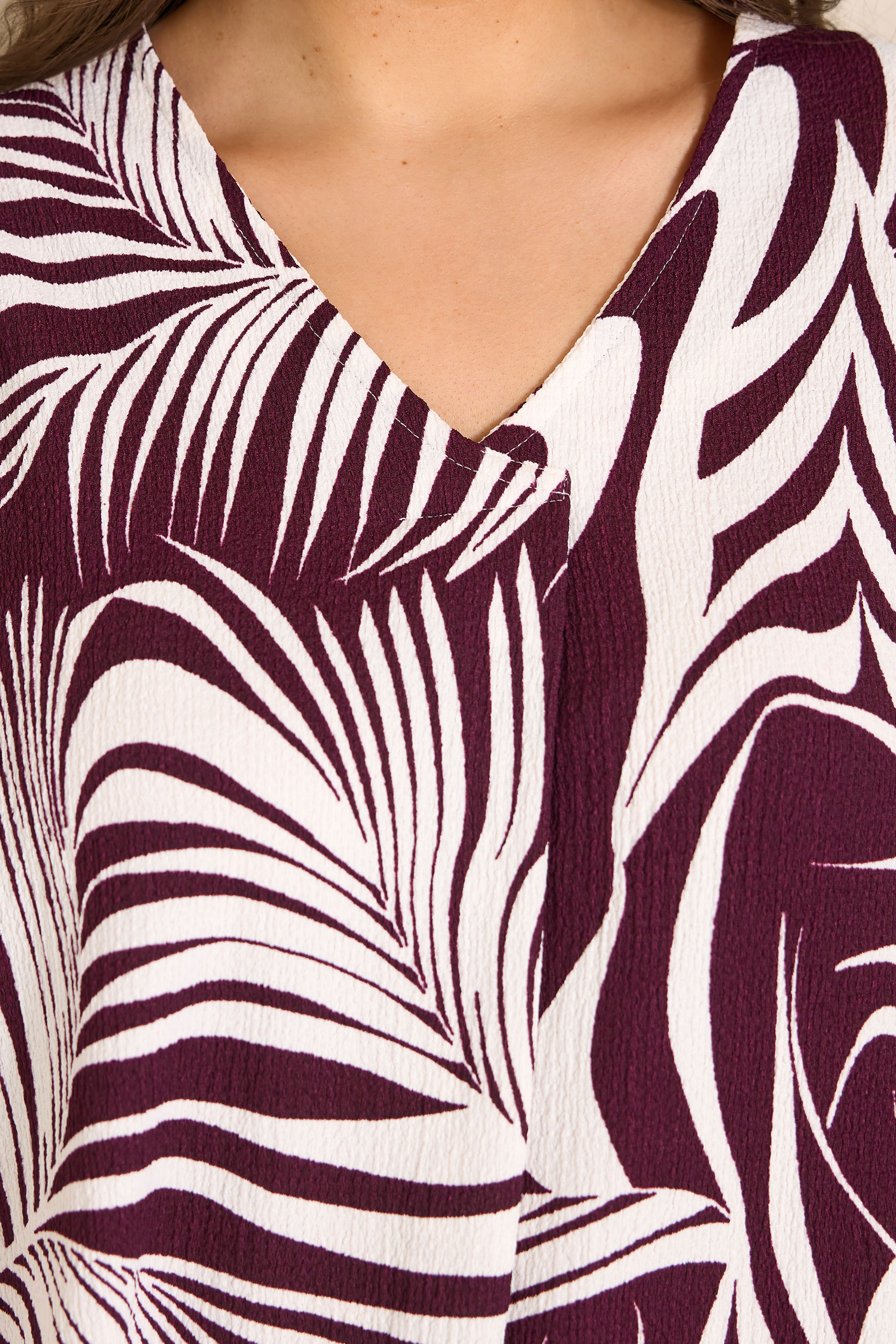 EVANS Plus Size Berry Red Palm Leaf Pleat Front Top | Evans  4
