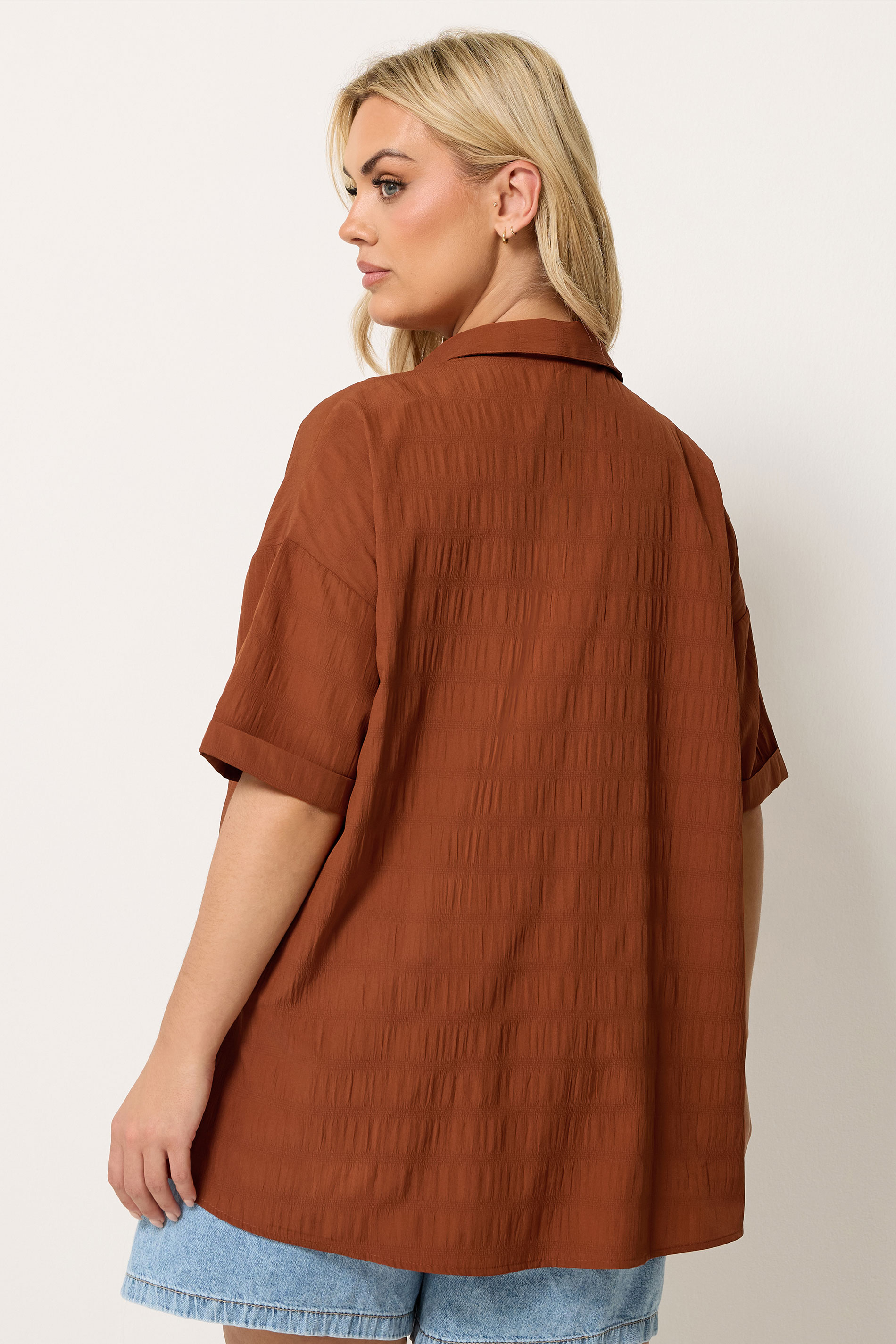 https://cdn.yoursclothing.com/Images/ProductImages/448177f5-f831-4f_331189_C.jpg