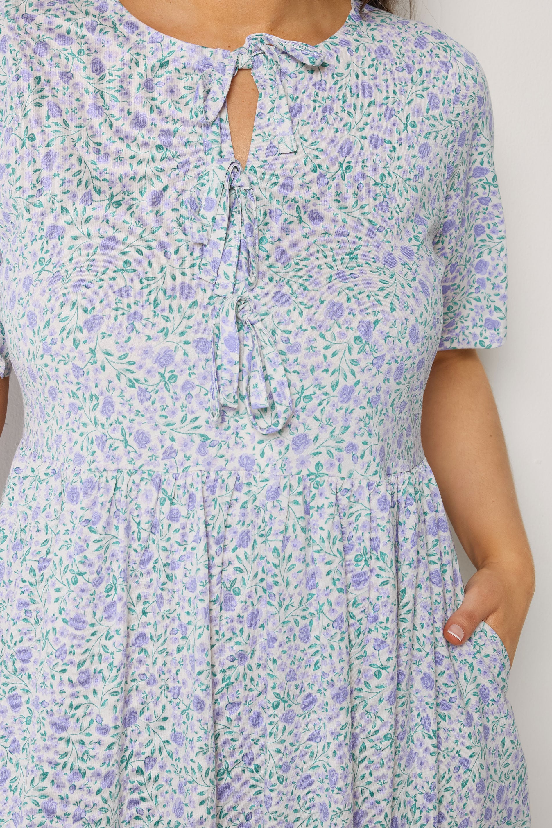 YOURS Plus Size Ivory White Ditsy Throw On Dress | Yours Clothing 5