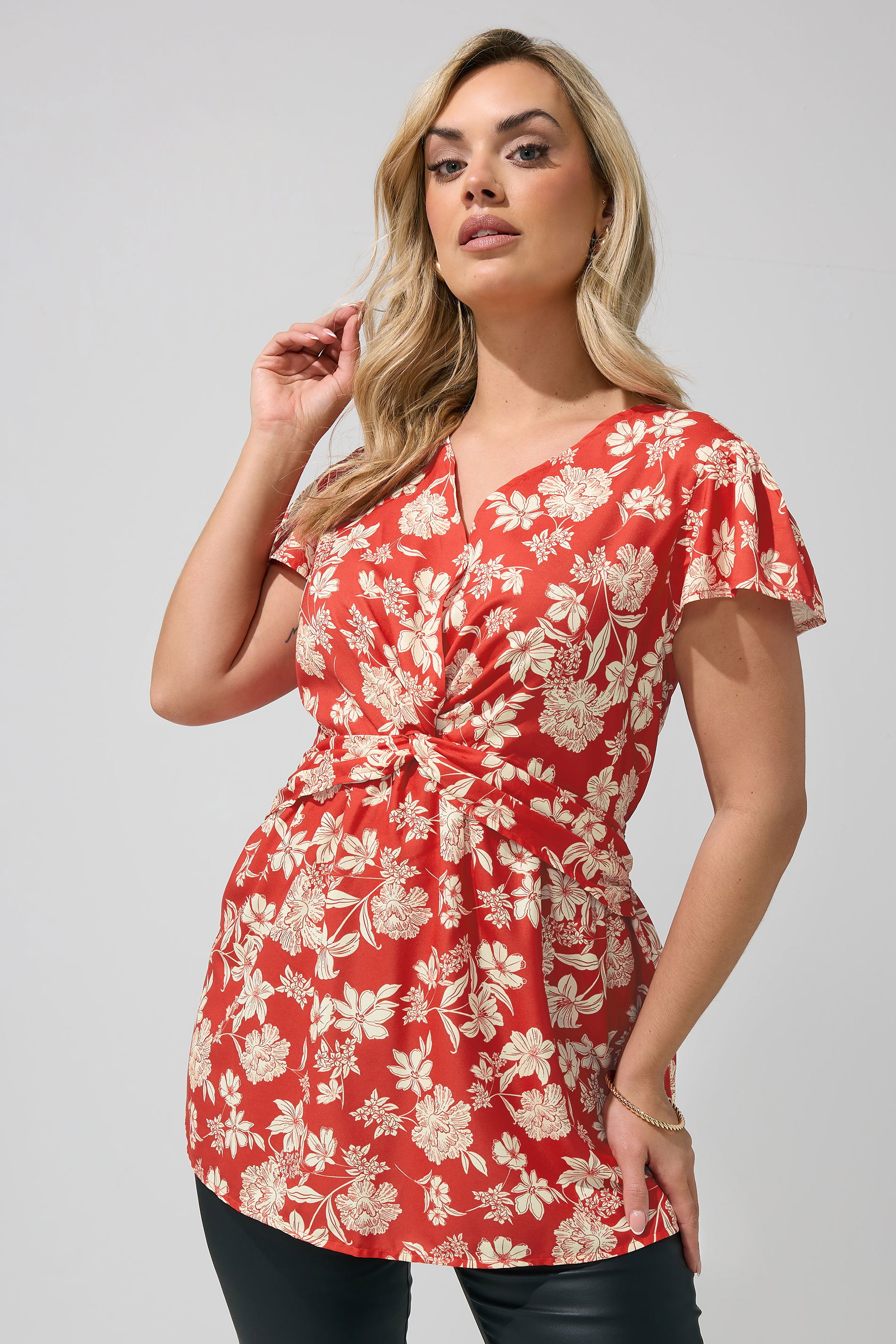 YOURS LONDON Plus Size Red Floral Twist Front Top | Yours Clothing 3