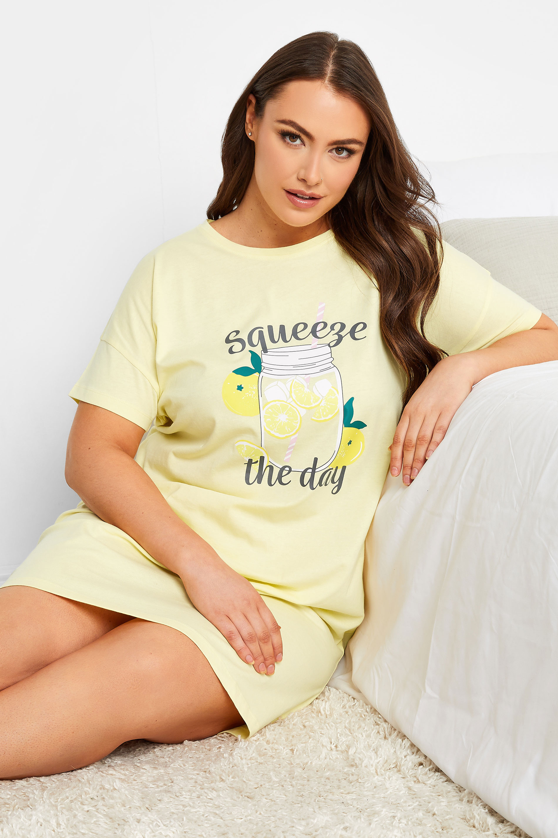 YOURS Curve Plus Size Pastel Yellow 'Squeeze The Day' Slogan  Lemonade Print Night Dress 2
