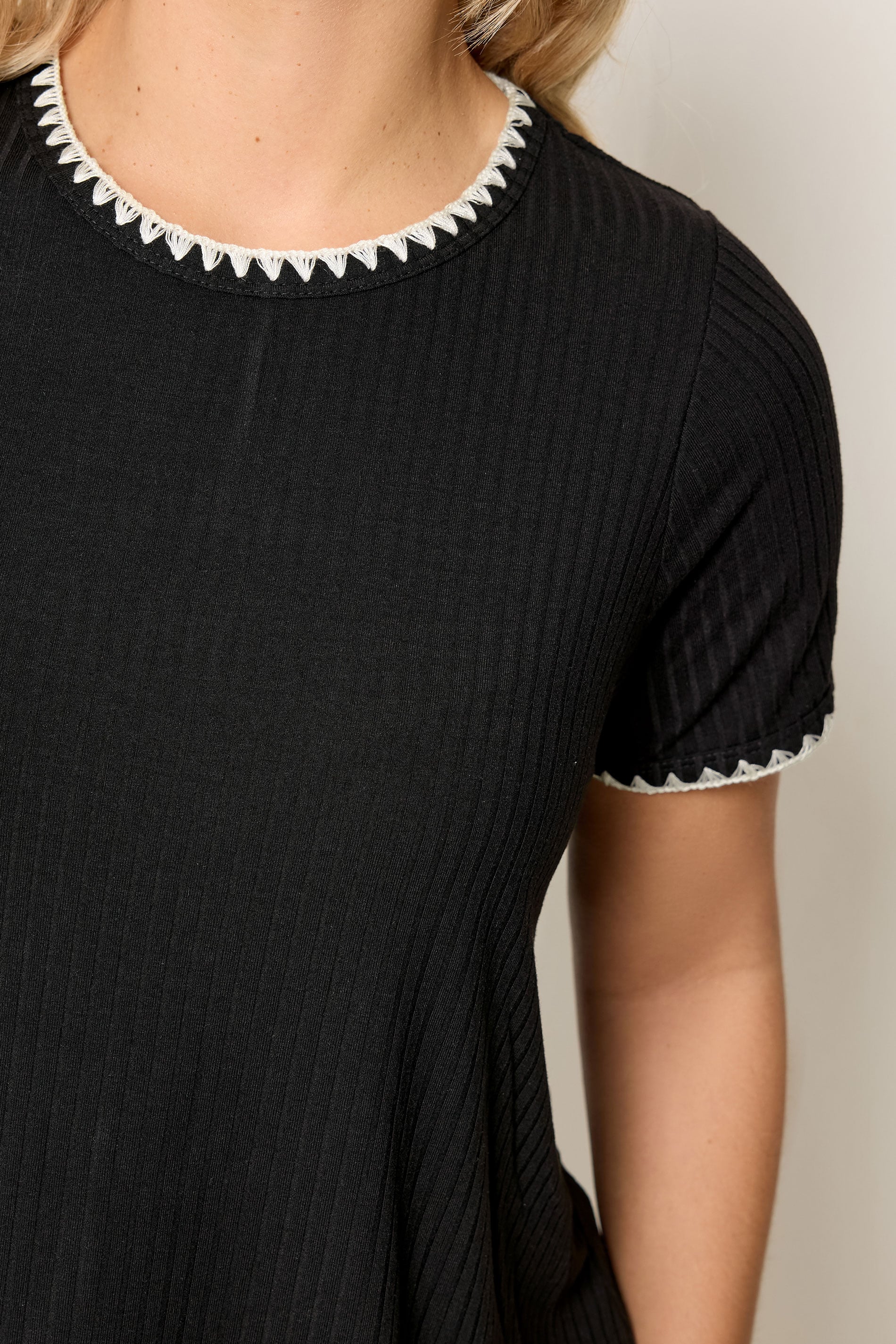 YOURS Plus Size Black Contrast Stitch Swing T-Shirt | Yours Clothing 4