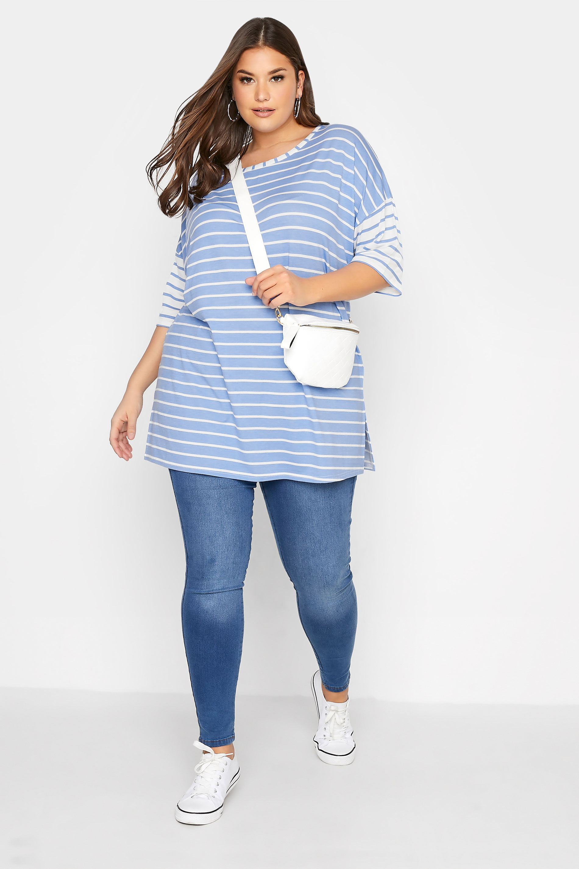 Grande taille  Tops Grande taille  Tops Casual | LIMITED COLLECTION - T-Shirt Oversize Bleu Ciel à Rayures - XO18076