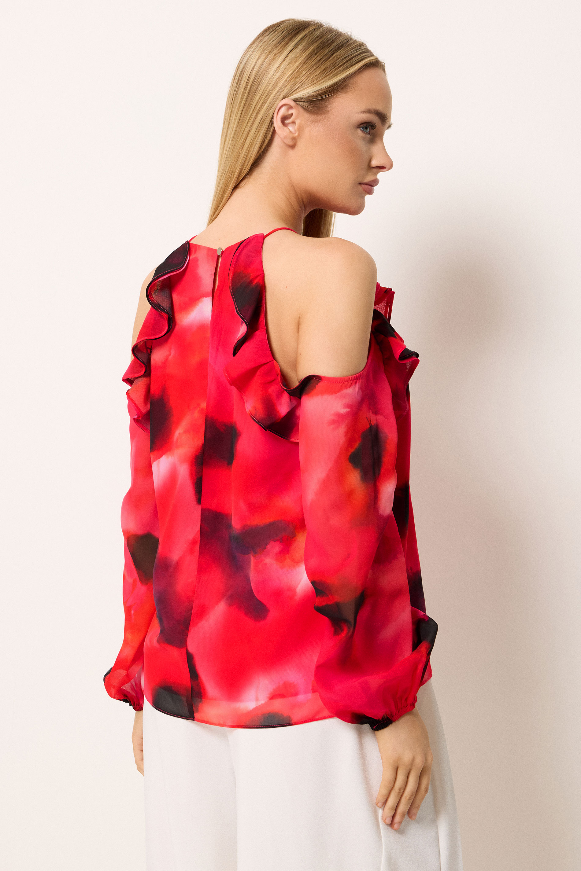 STAR Red Blurred Floral Cold Should Top | StarByJM 2