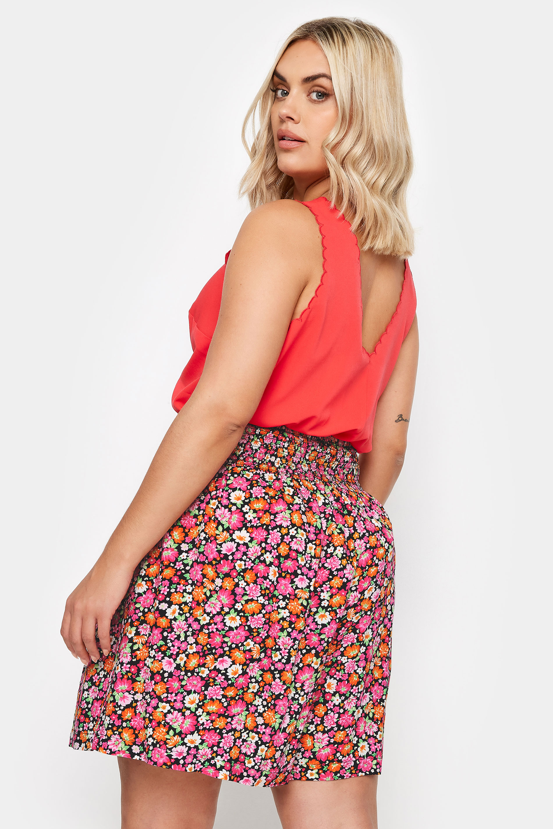 YOURS Plus Size Pink Ditsy Floral Print Shirred Shorts | Yours Clothing 3