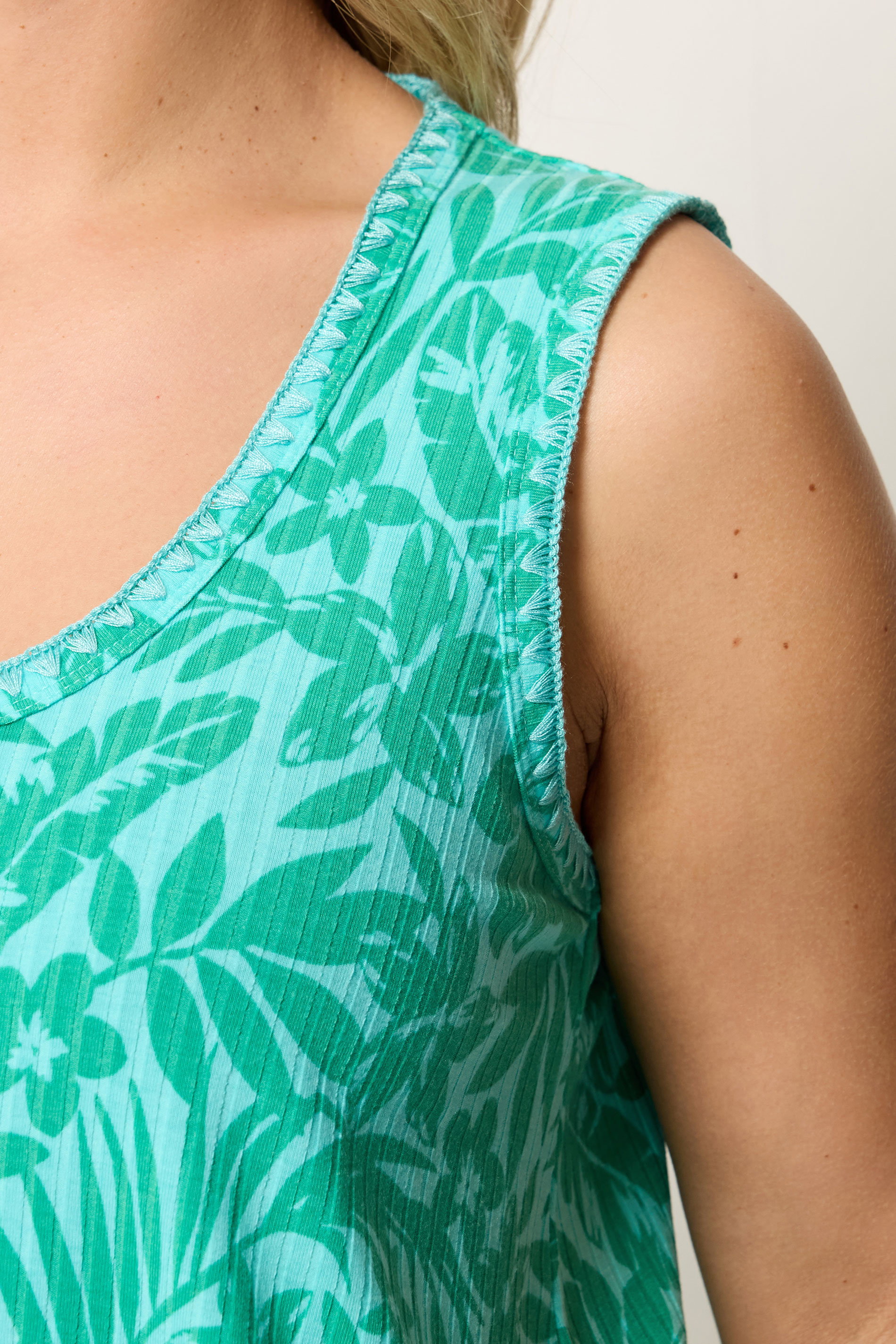 YOURS Plus Size Green Contrast Stitch Vest Top | Yours Clothing 4