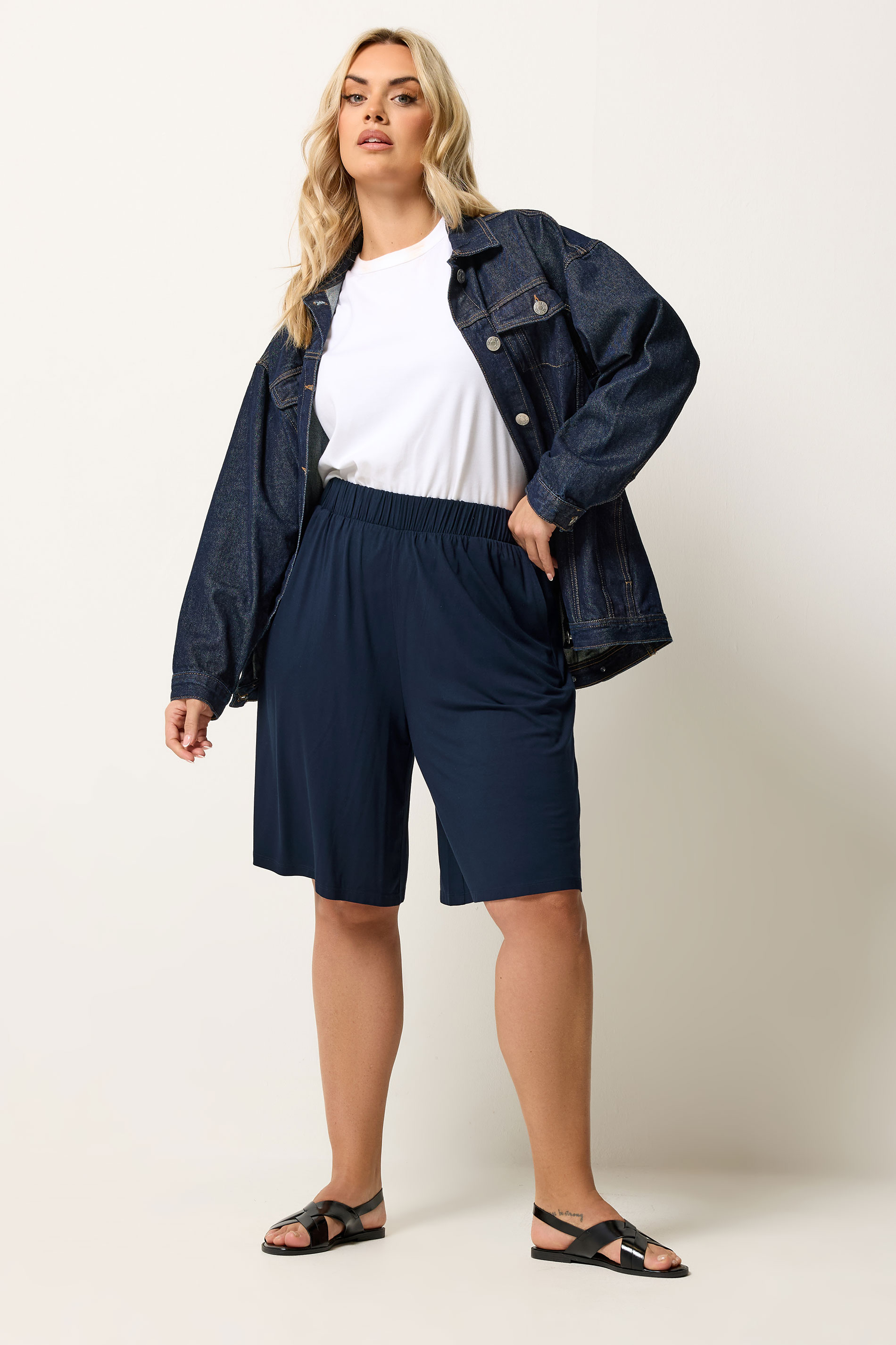 YOURS Plus Size Navy Blue Pull On Shorts | Yours Clothing 1