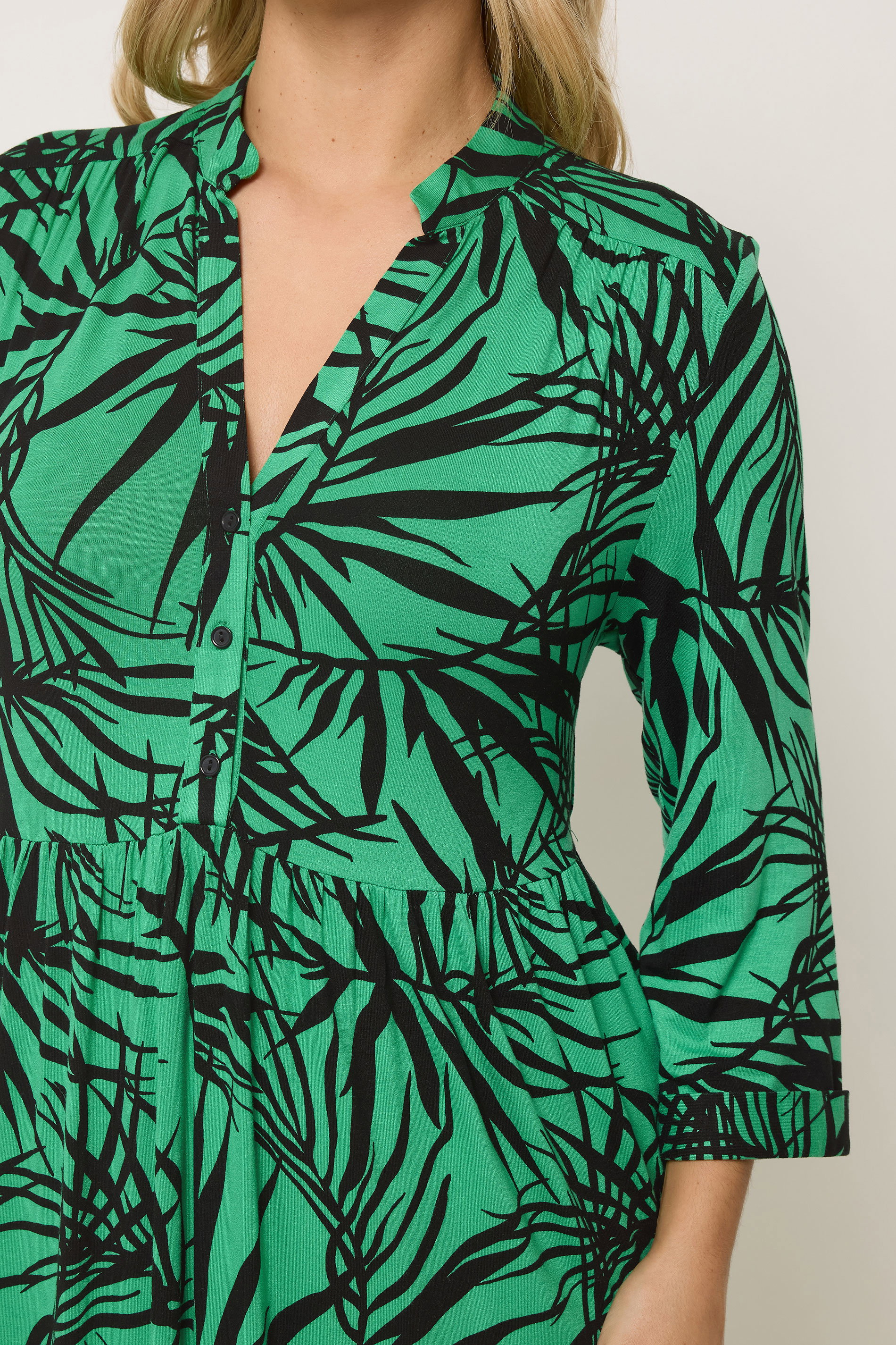 YOURS Plus Size Green Leaf Print Midi Dress | Yours Clothing 4