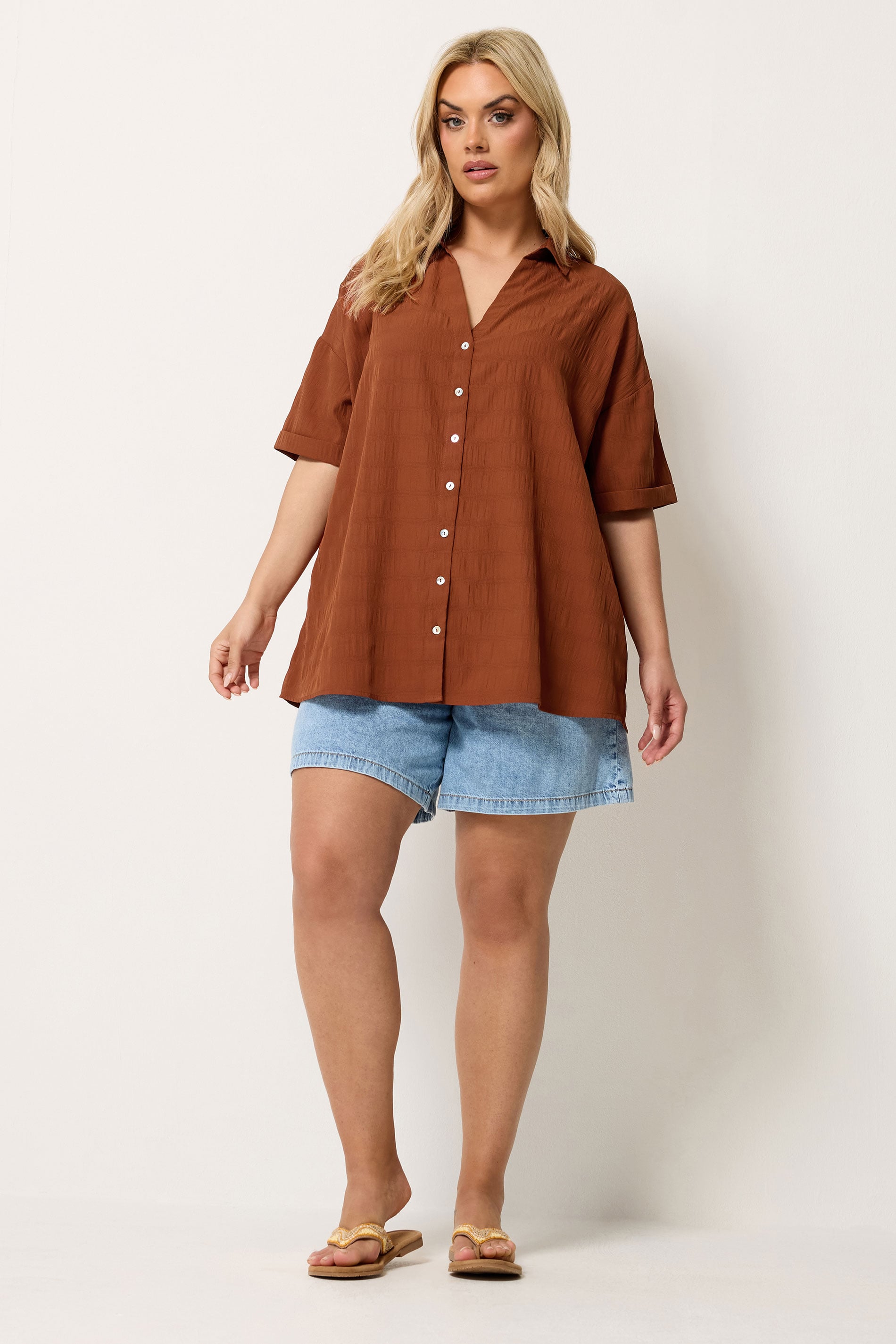 https://cdn.yoursclothing.com/Images/ProductImages/51953107-9775-4c_331189_B.jpg