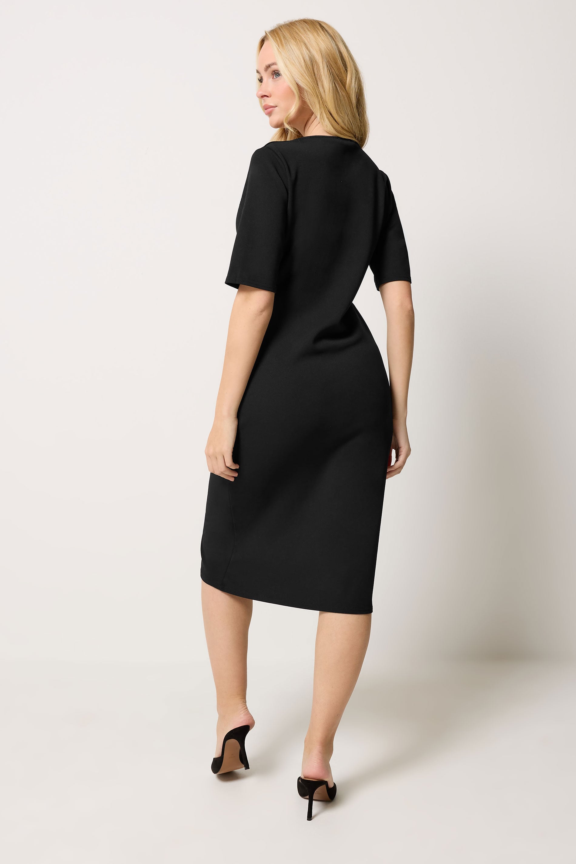 https://cdn.yoursclothing.com/Images/ProductImages/519e0ee8-adb1-4b_503748_C.jpg