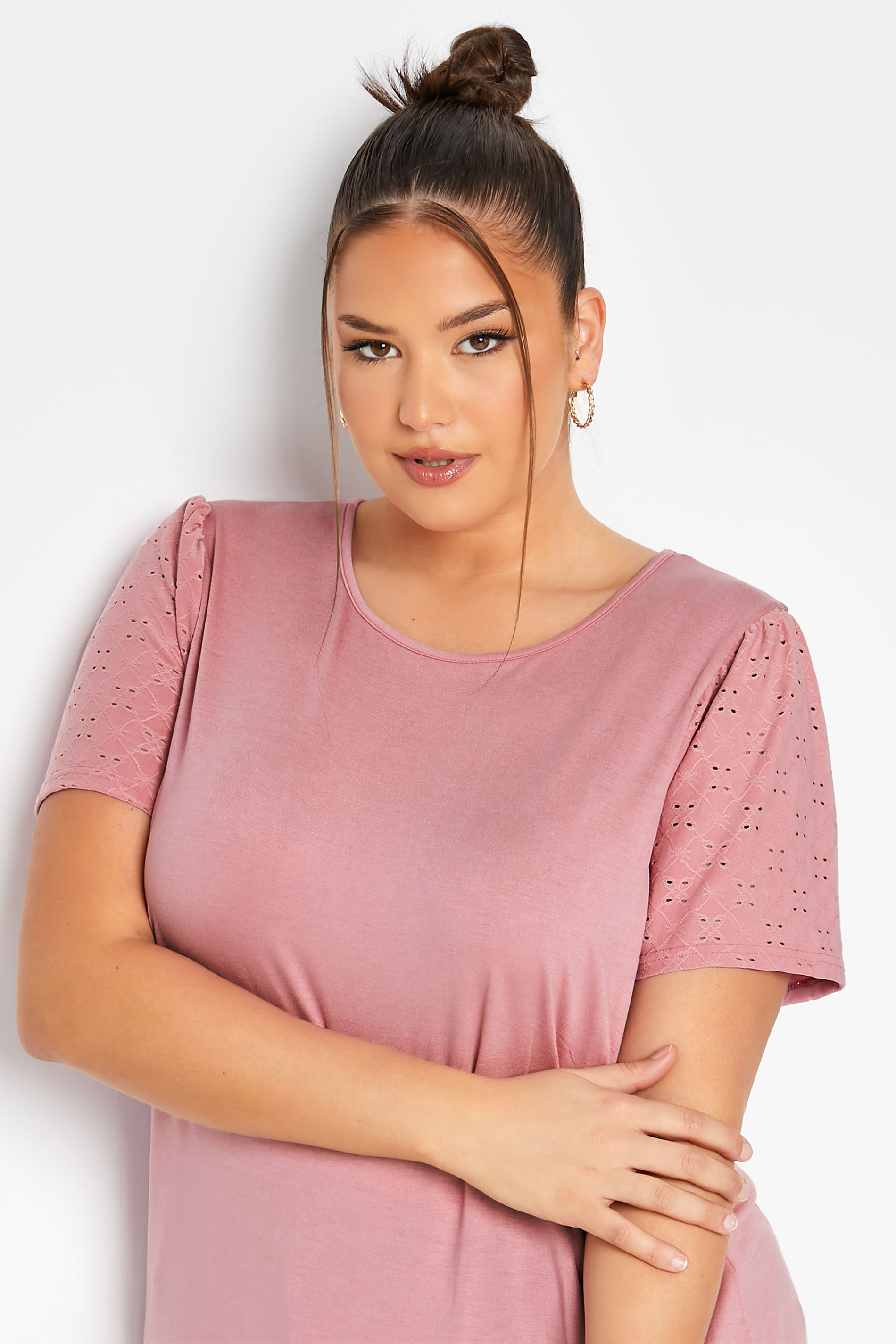Grande taille  Tops Grande taille  T-Shirts | LIMITED COLLECTION - T-Shirt Rose Manches Broderie Anglaise - YK07768