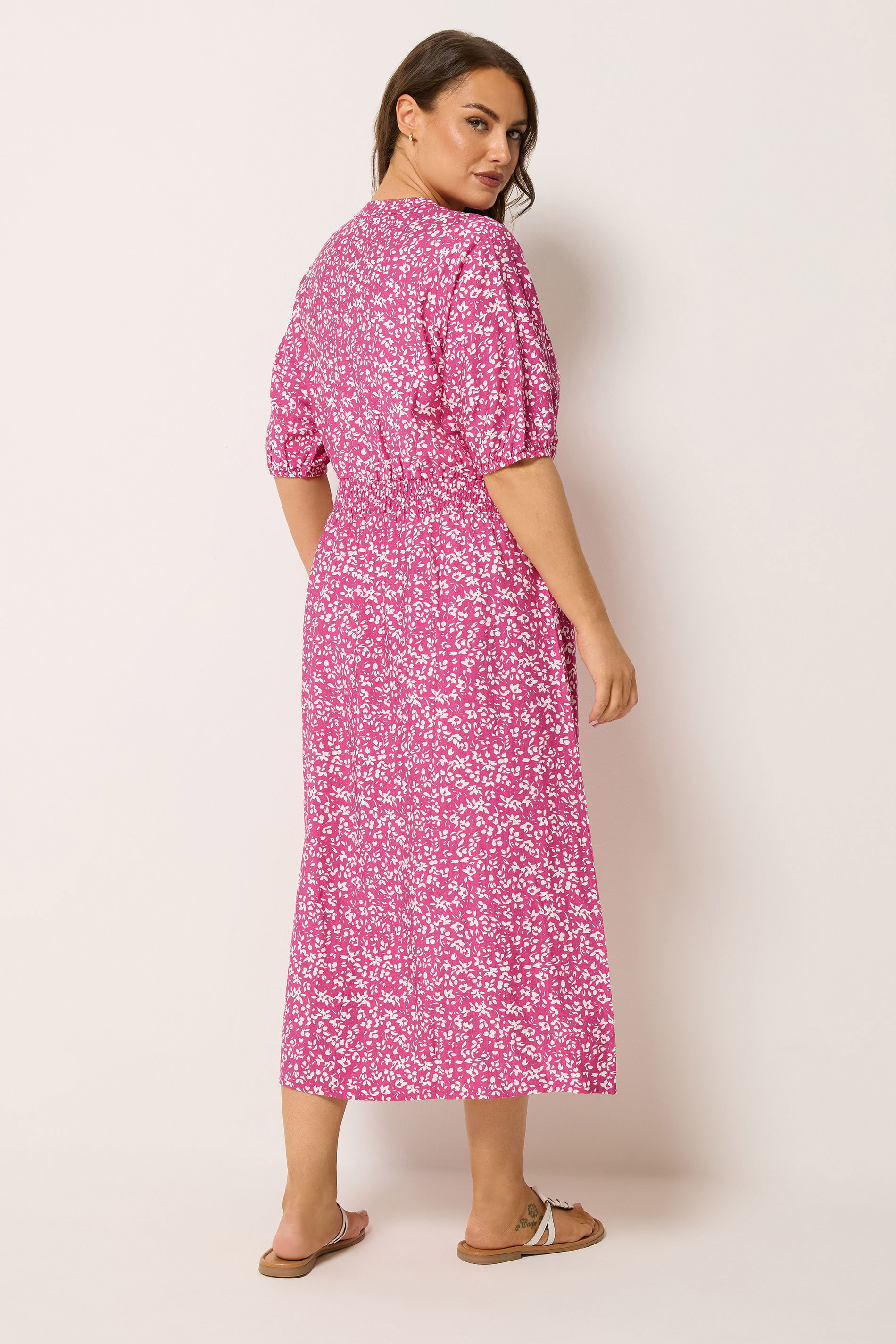 85% viscose, 15% nylon. 2