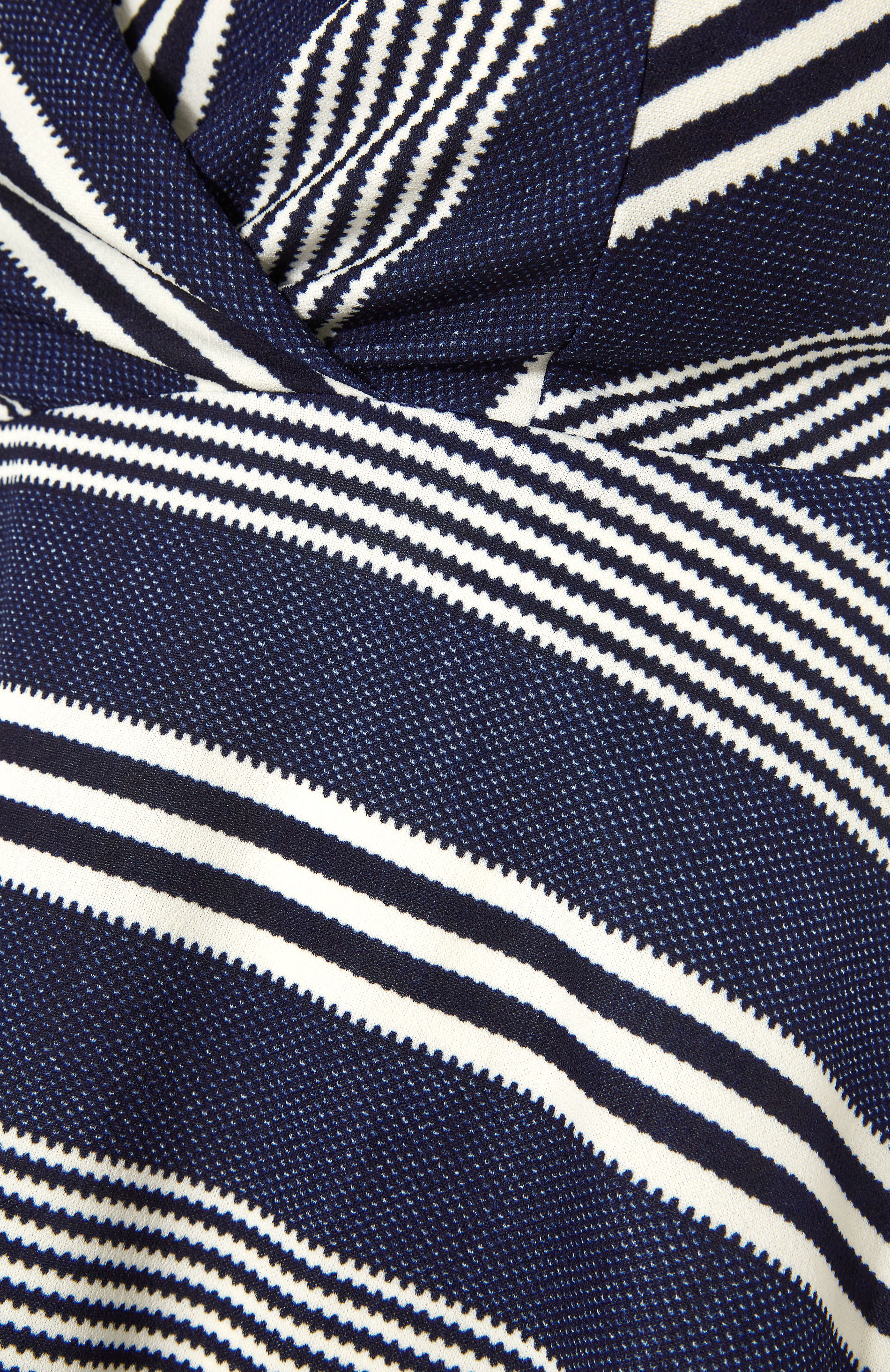 Robes Grande Taille Grande taille  Robes Patineuses | Curve Navy Blue Stripe Wrap Skater Dress - OQ37152