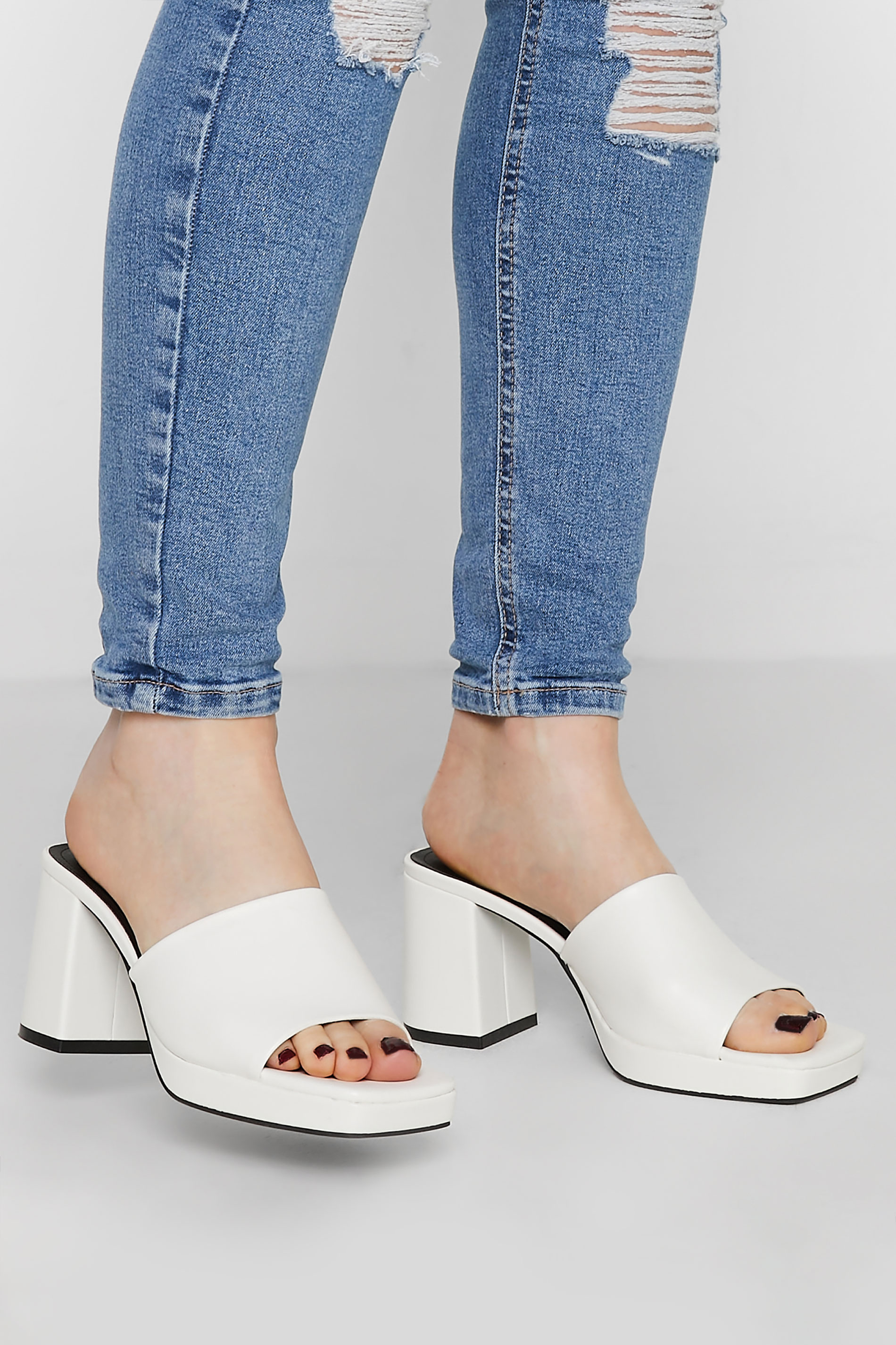 Grande taille  Shoes Grande taille  Heels | PixieGirl White Block Heeled Mules In Standard D Fit - EB16462