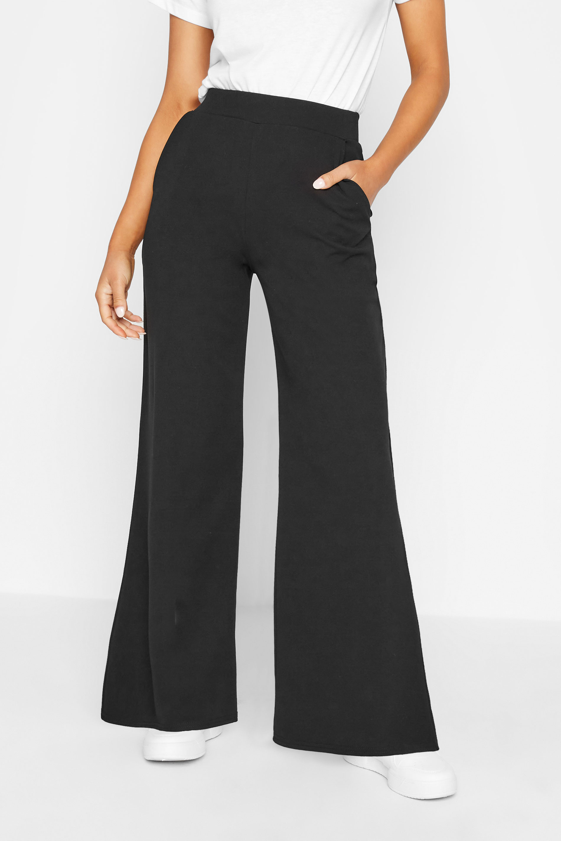 Petite Black Crinkle Wide Leg Trouser  In The Style