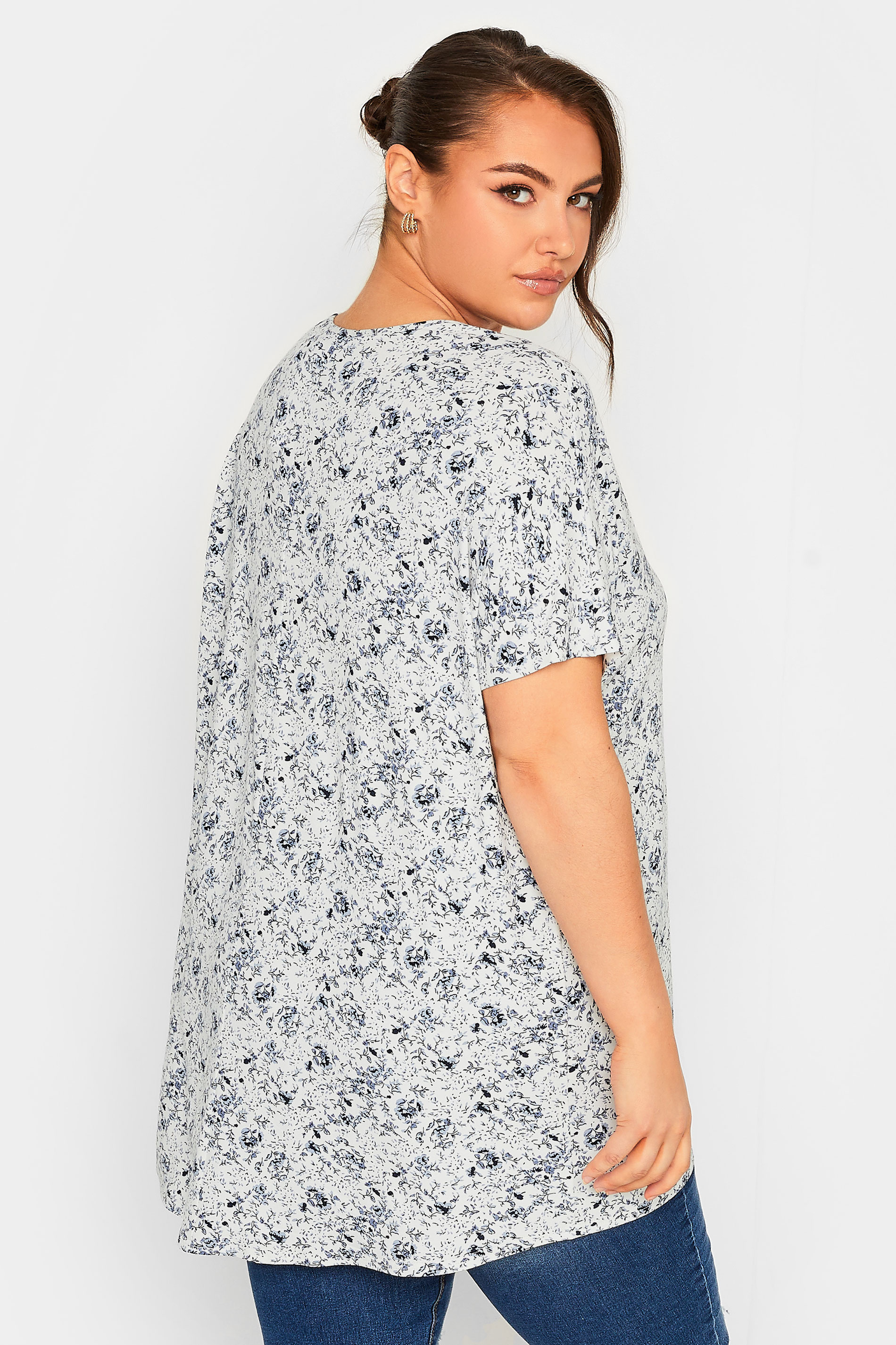 YOURS Plus Size Blue Floral Round Neck Top | Yours Clothing 3