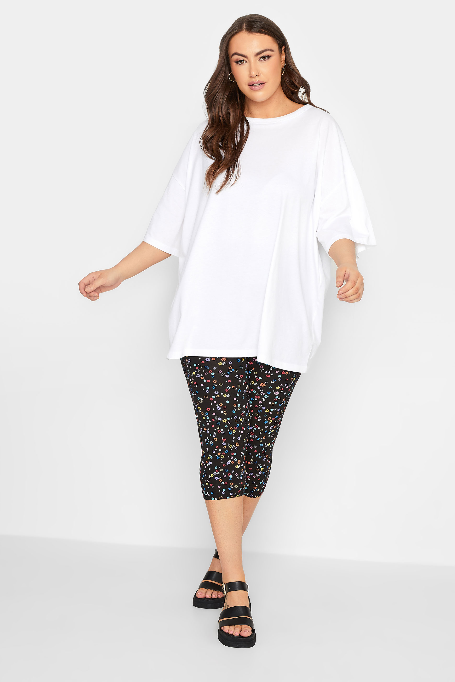 YOURS 2 PACK Plus Size Black Ditsy Floral Cropped Leggings | Yours Clothing 2
