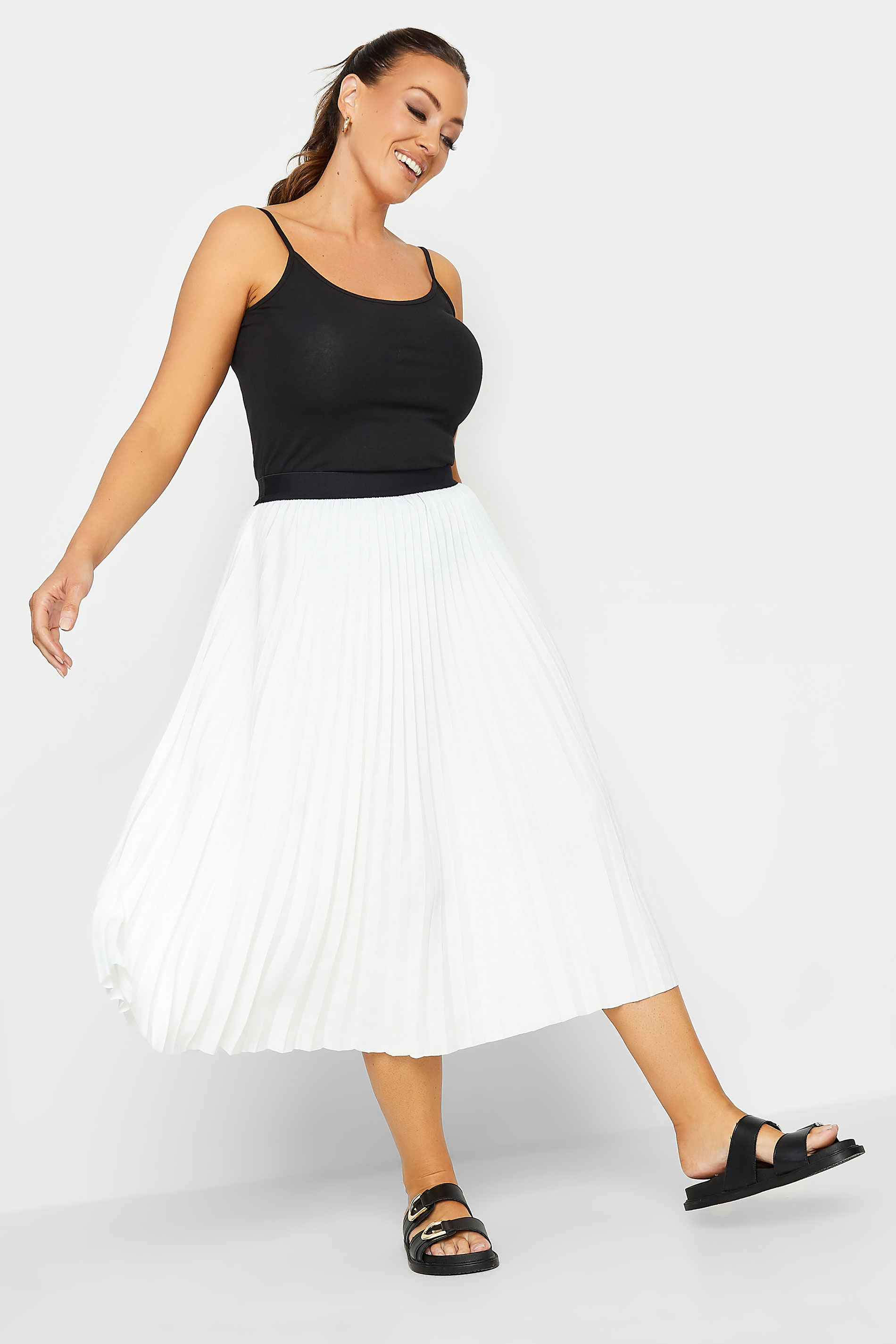 Buy online Grey Solid Pleated Skirt from Skirts  Shorts for Women by  Oxolloxo for 1199 at 40 off  2023 Limeroadcom
