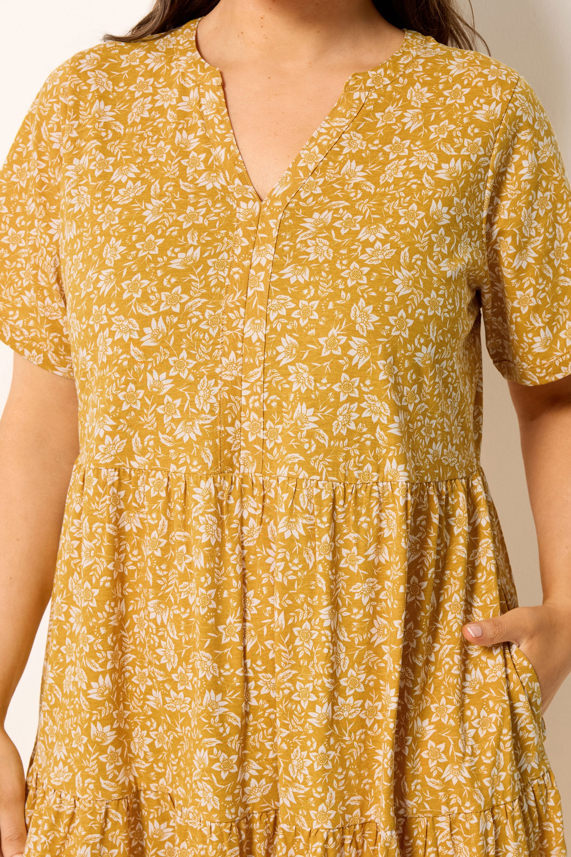 YOURS Plus Size Gold Yellow Floral Tiered Maxi Dress | Yours Clothing 4