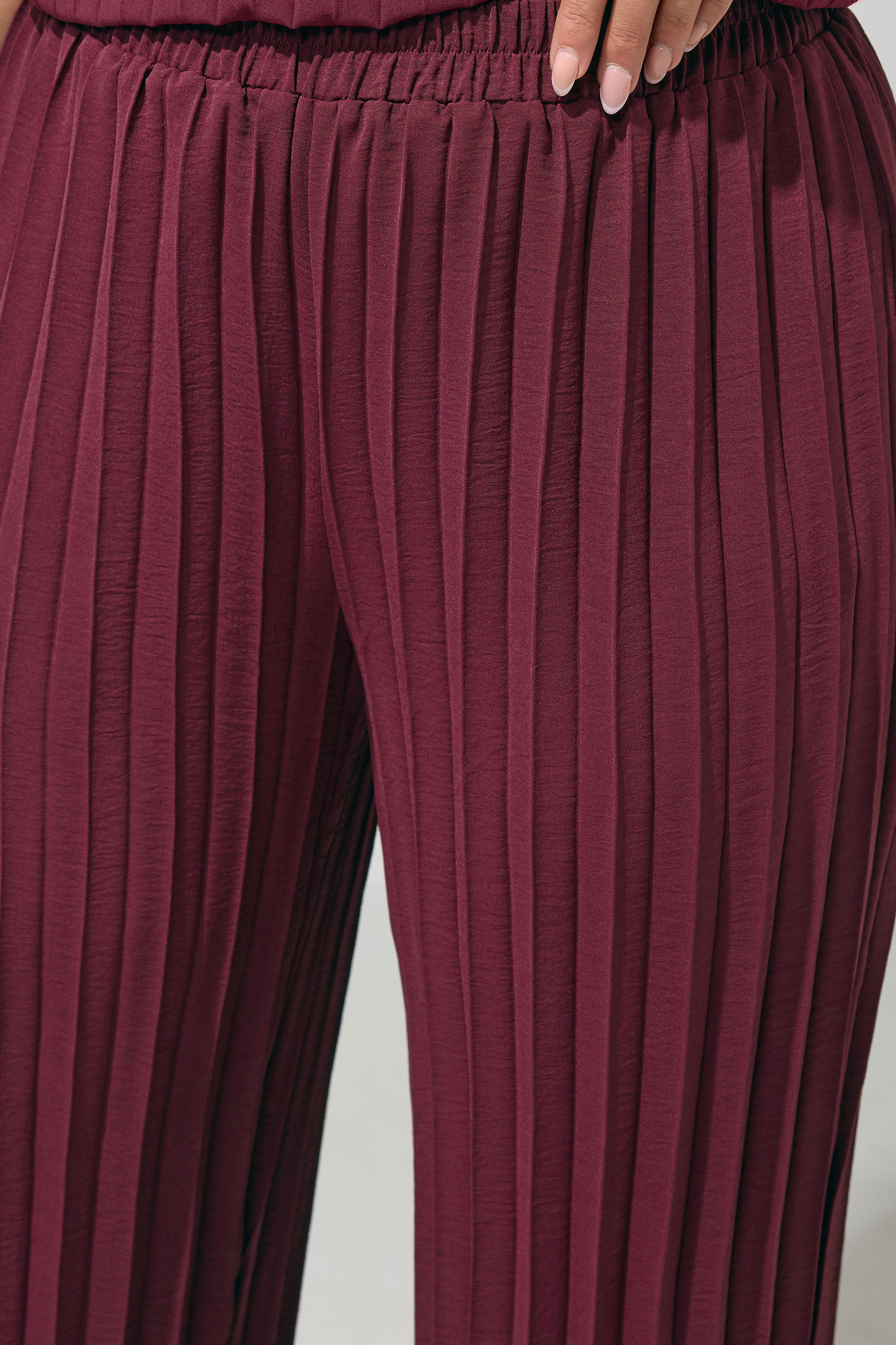 YOURS LONDON Plus Size Purple Pleated Set | Yours Clothing 4