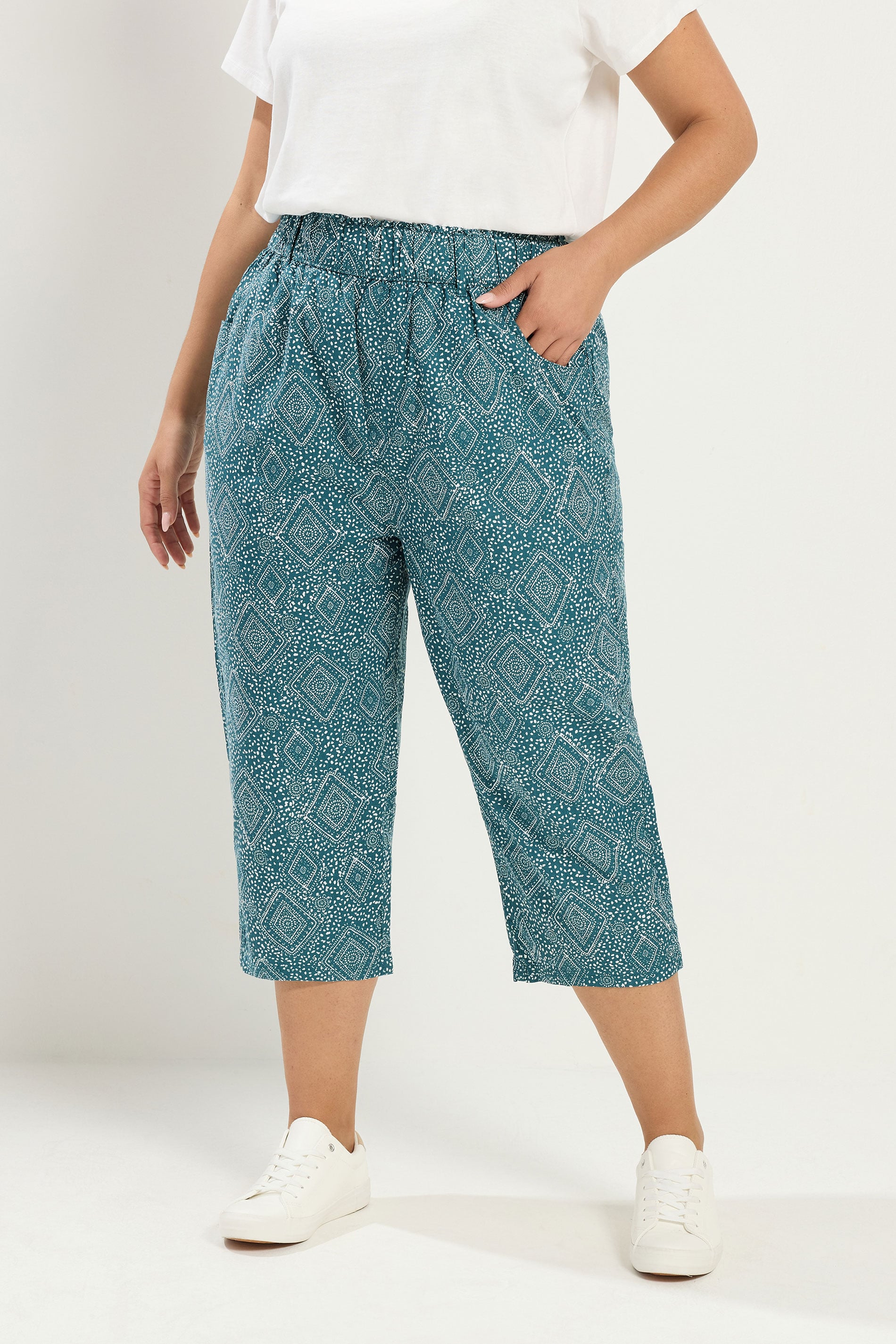YOURS Plus Size Green Paisley Cropped Trousers | Yours Clothing 3
