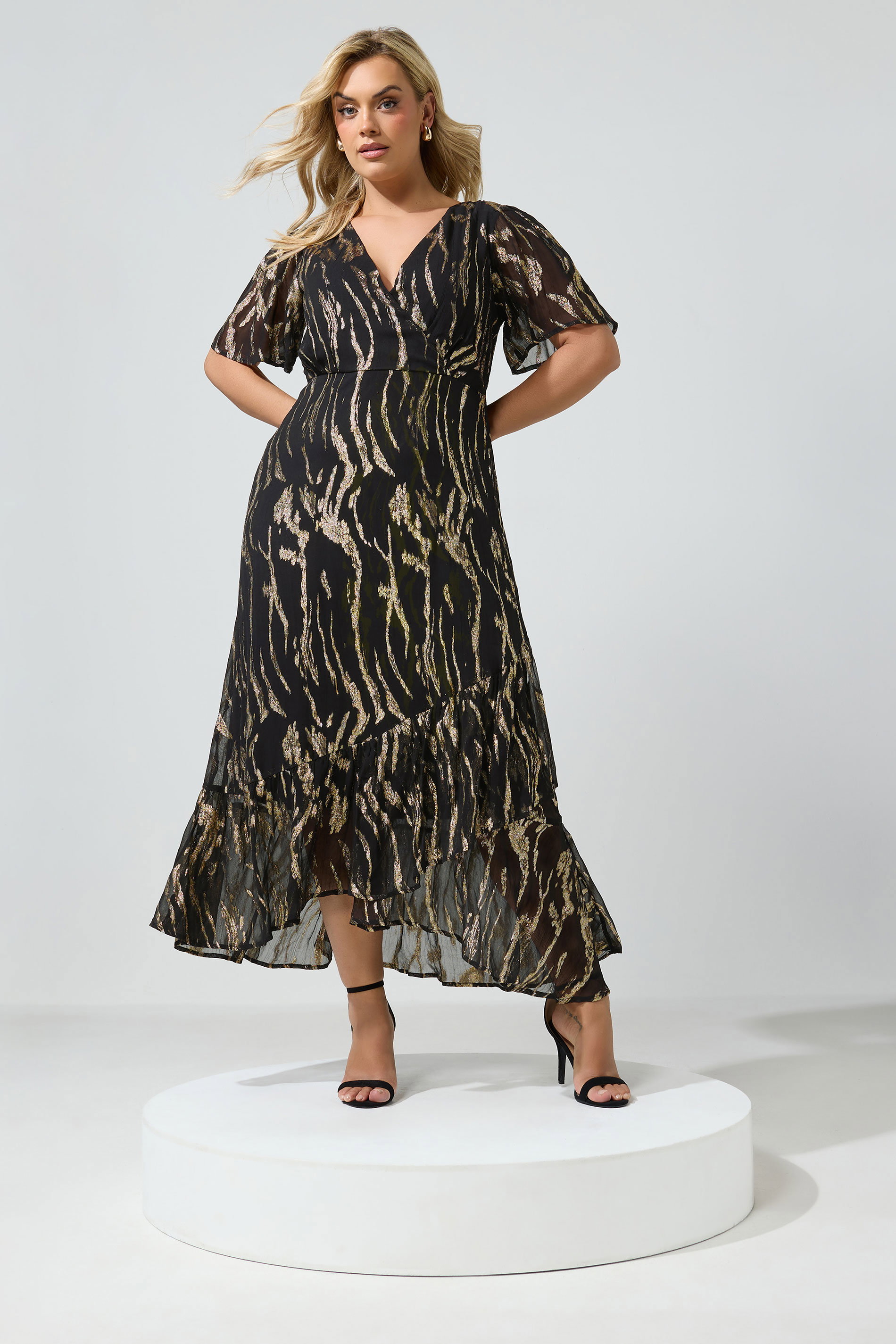 Yours London Zwarte En Gouden Metallic Wikkeljurk Met Ruches Size 38