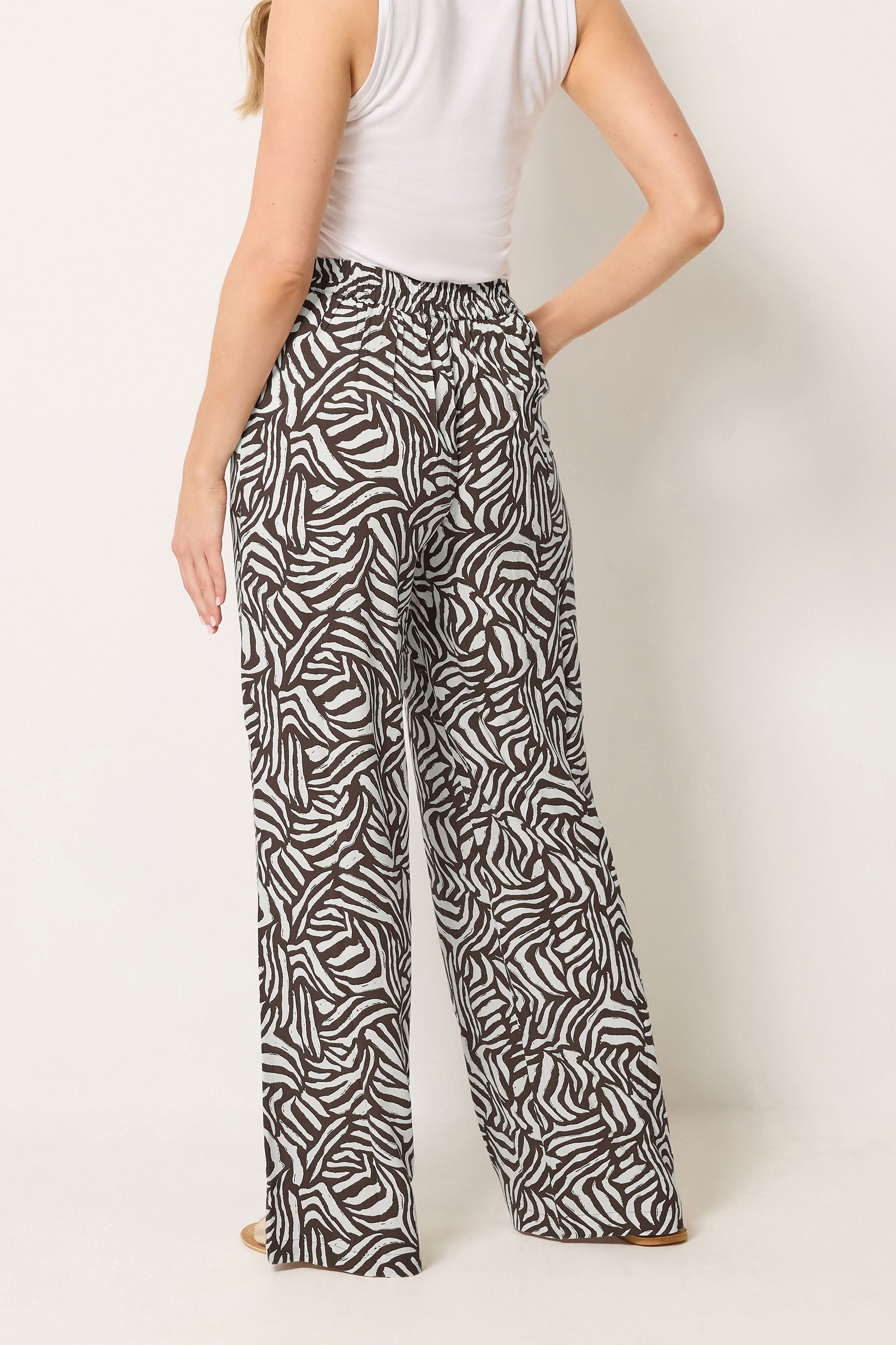 https://cdn.yoursclothing.com/Images/ProductImages/5b083c4a-9a67-48_358370_C.jpg