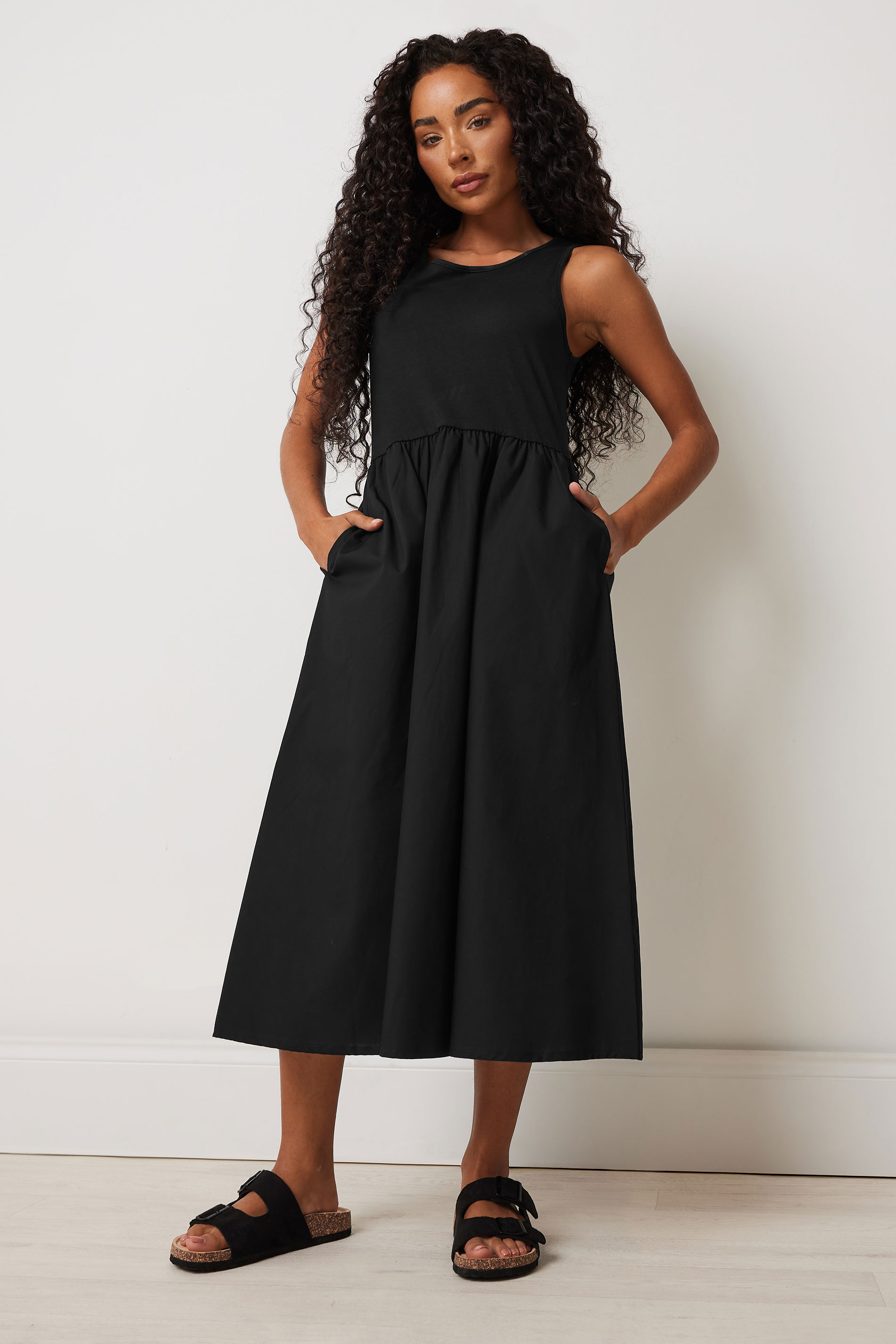 https://cdn.yoursclothing.com/Images/ProductImages/5e422a1e-a291-4b_520714_D.jpg