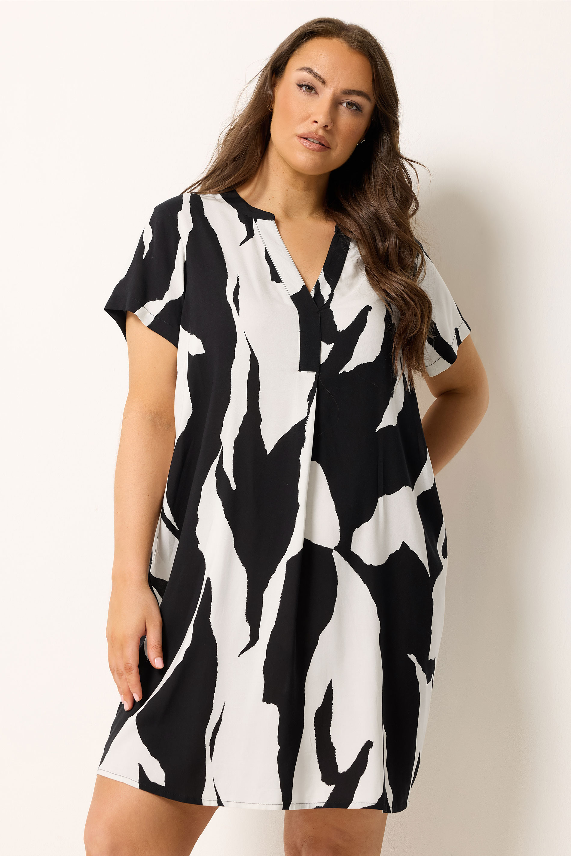 YOURS Plus Size Black Animal Pleat Front Dress | Yours Clothing 3