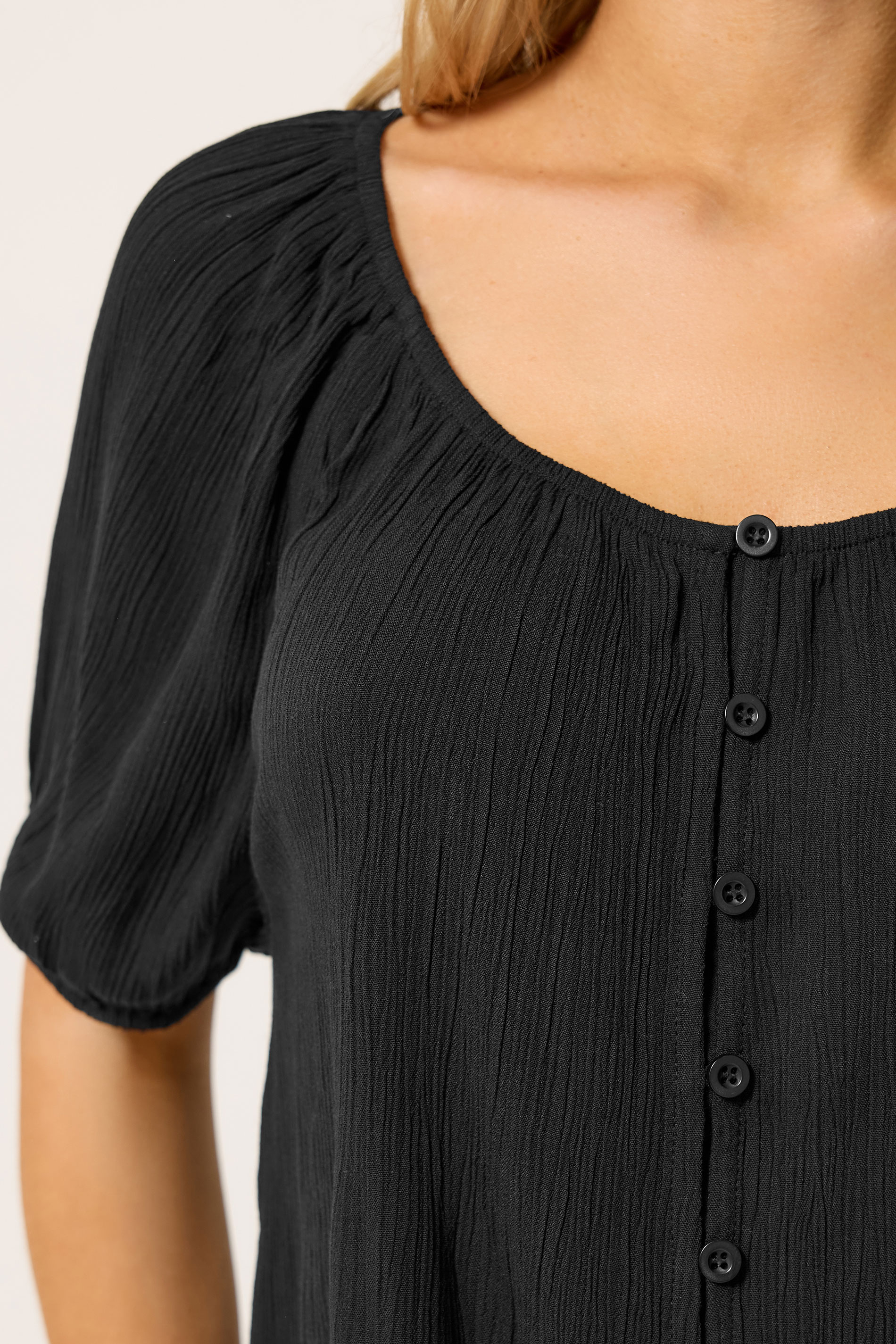 M&Co Black Scoop Neck Crinkle Blouse | M&Co 4