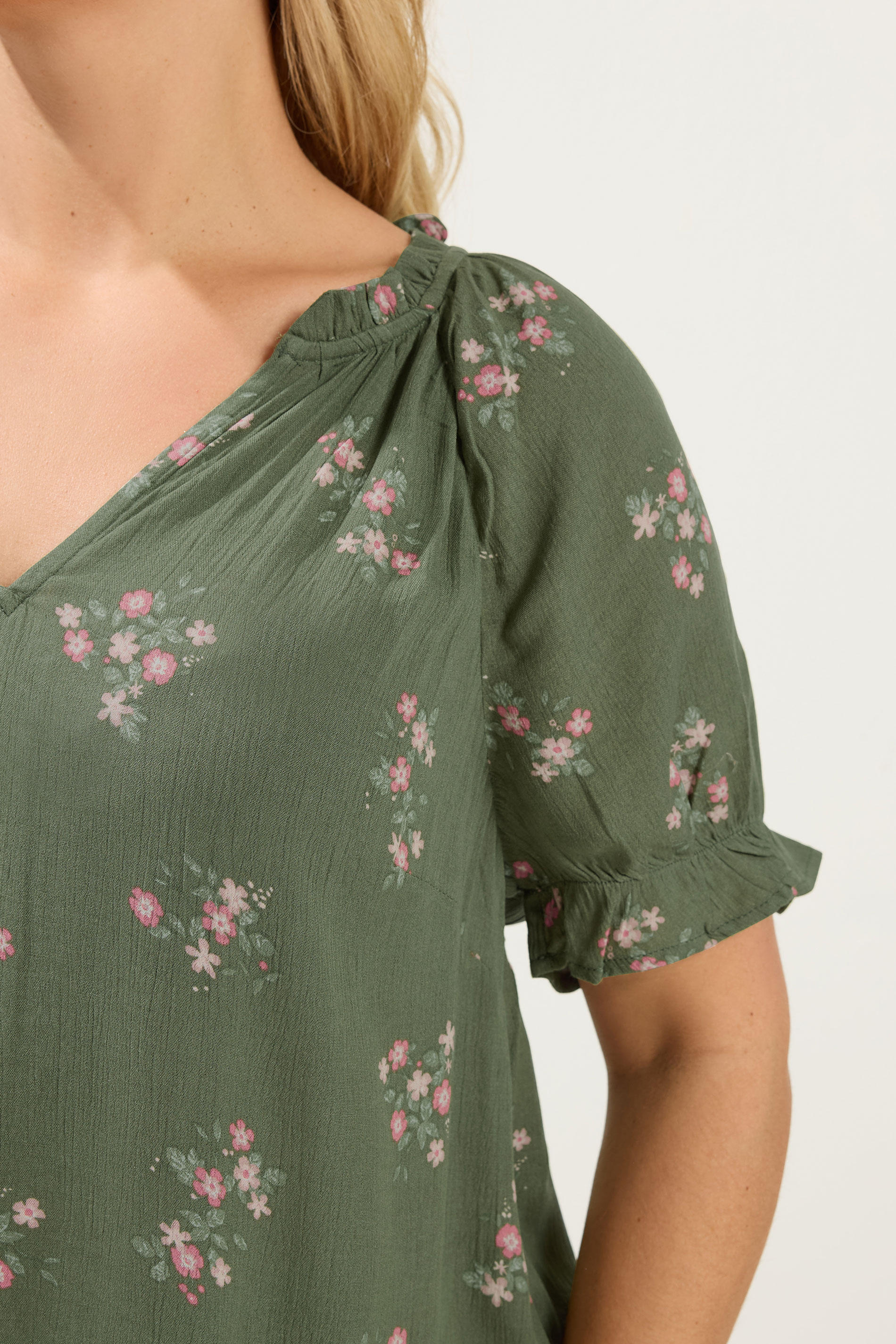YOURS Plus Size Green Floral Notch Neck Blouse | Yours Clothing 4