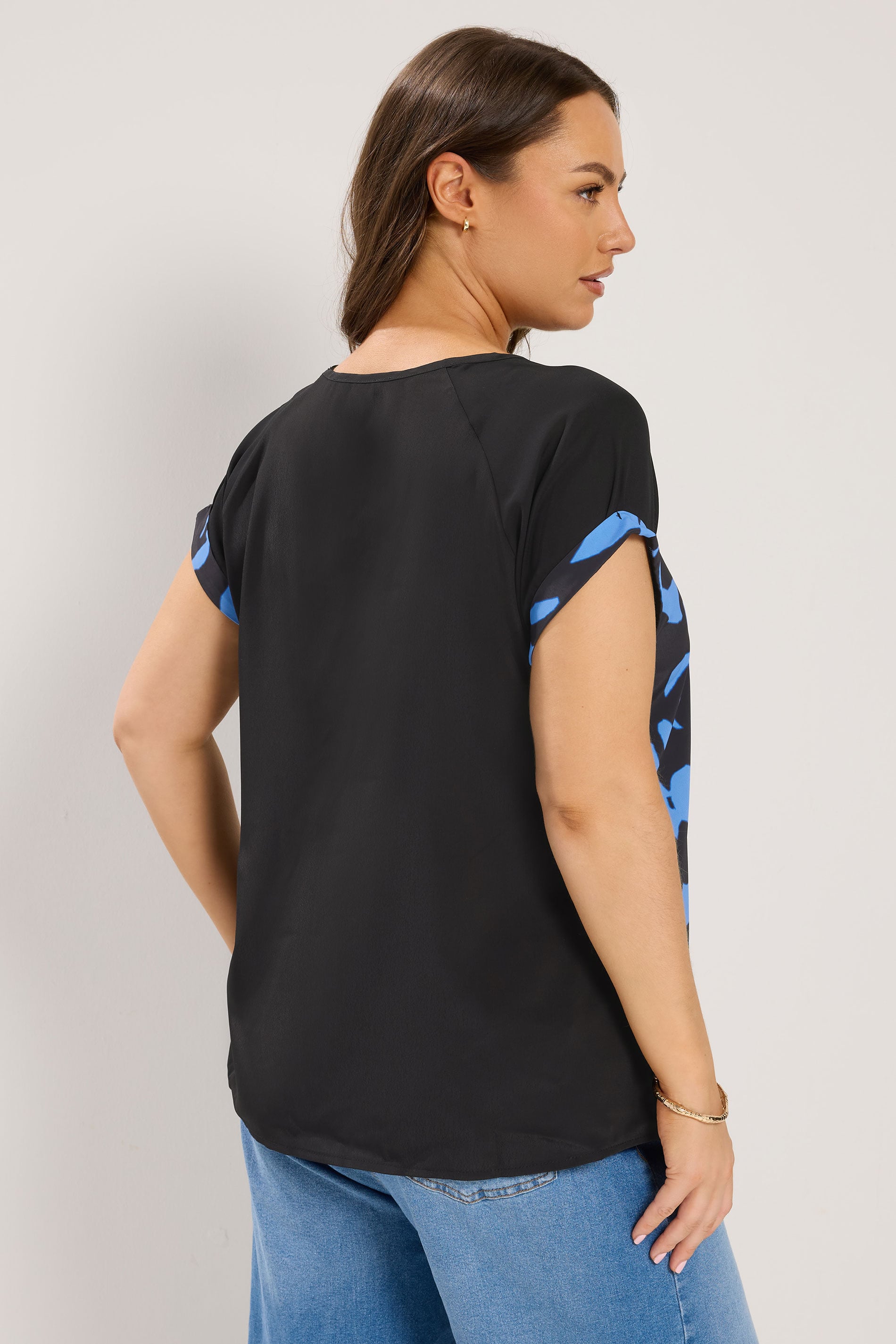 YOURS Plus Size Blue Abstract Contrast Sleeve Top | Yours Clothing 2