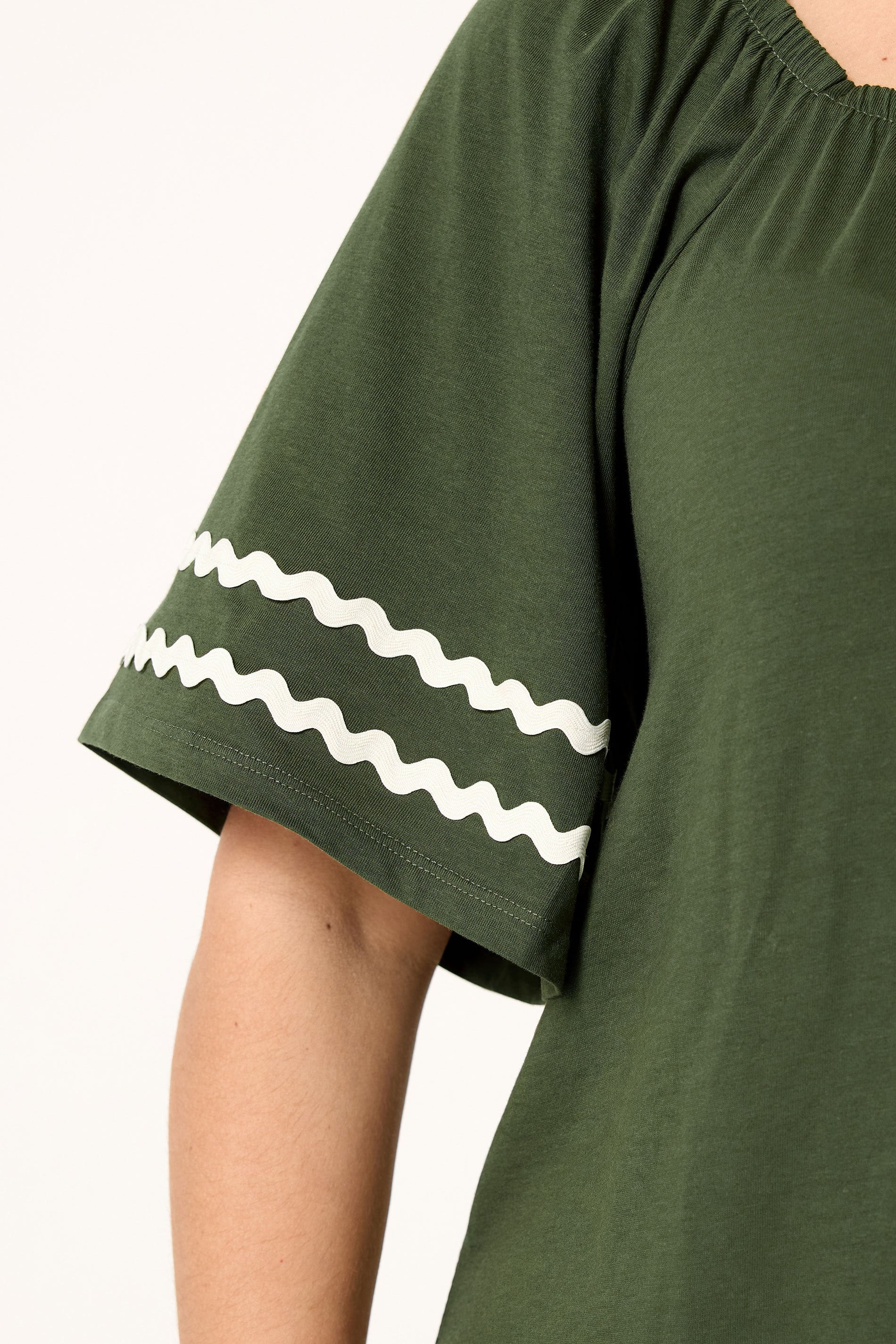 YOURS Plus Size Khaki Green Swing Blouse | Yours Clothing 4