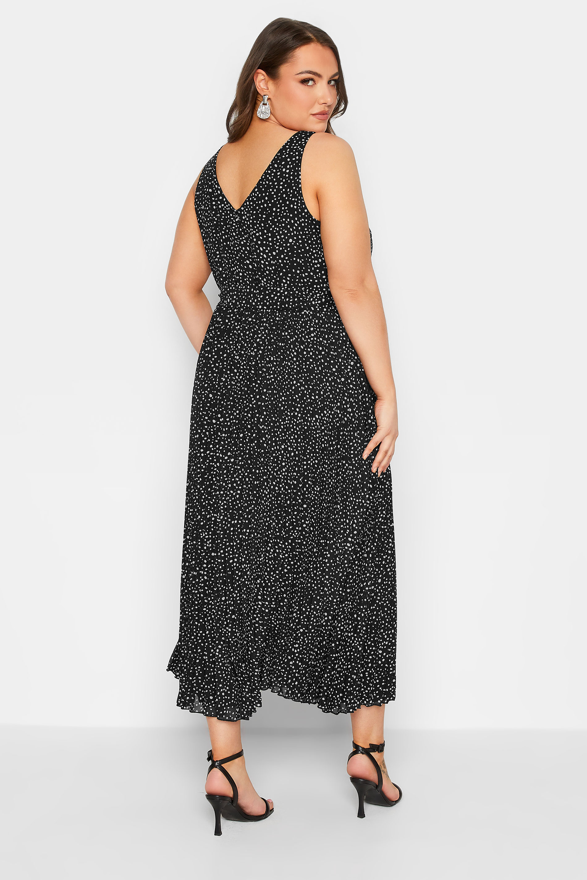 YOURS LONDON Plus Size Black Spot Print Pleated Maxi Dress | Yours Clothing 3