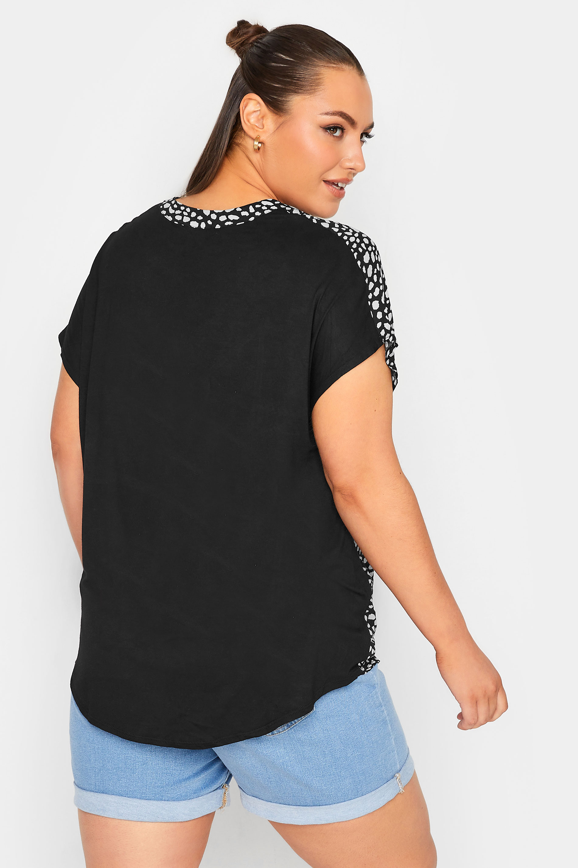 YOURS Curve Plus Size Black Animal Print Blouse | Yours Clothing 3
