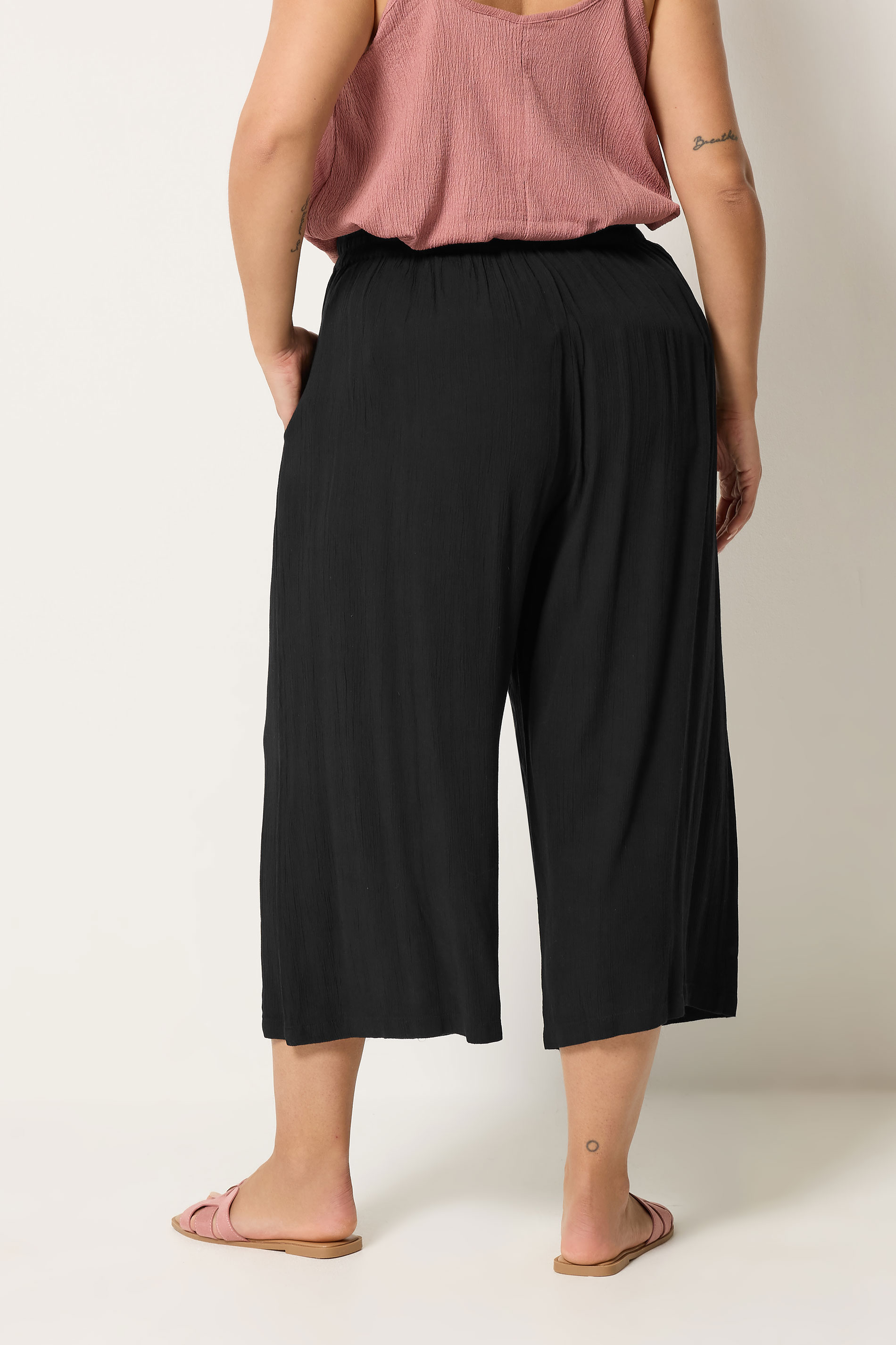 YOURS Plus Size Black Scallop Trim Crinkle Cropped Trousers | Yours Clothing 2