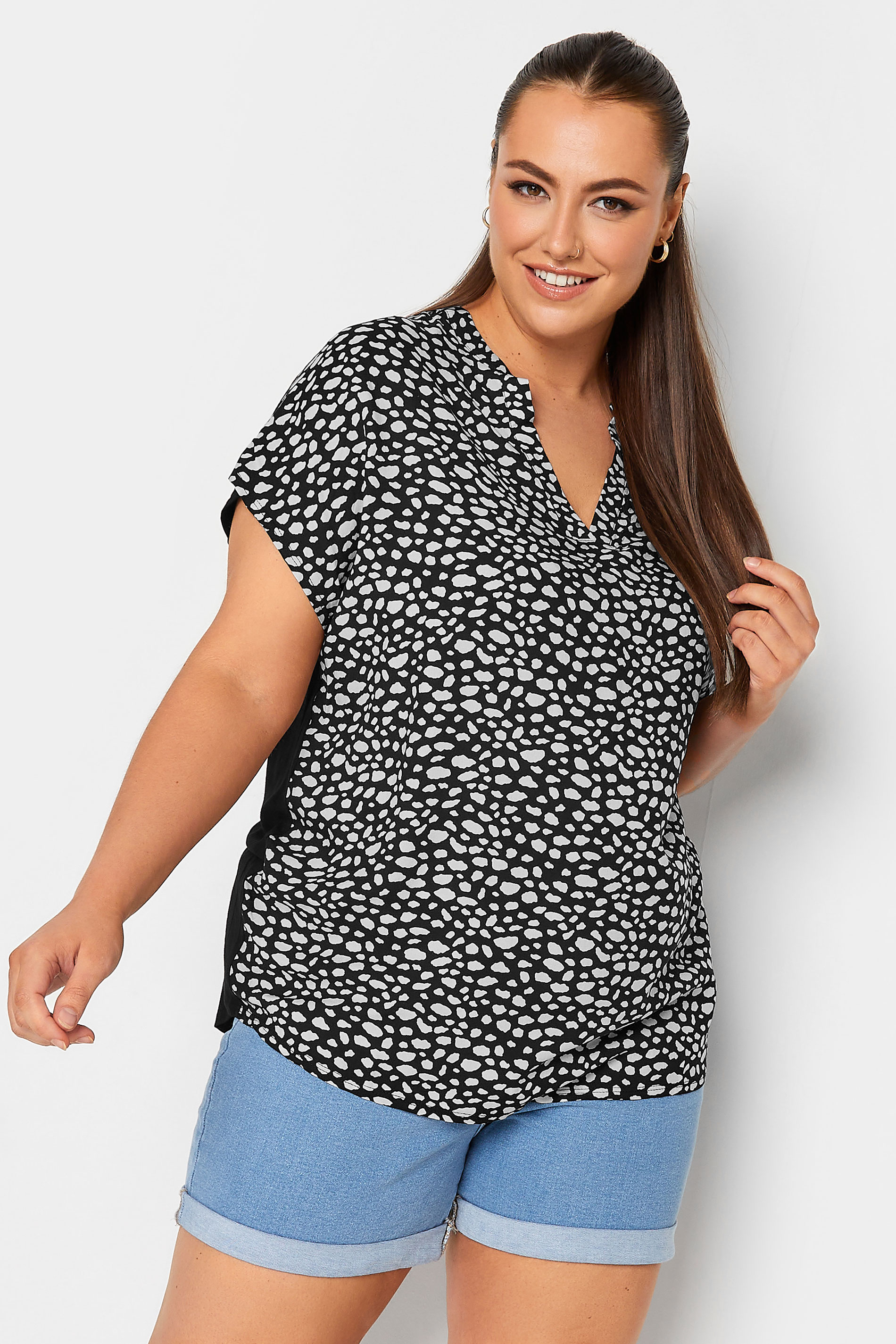 YOURS Curve Plus Size Black Animal Print Blouse | Yours Clothing 1